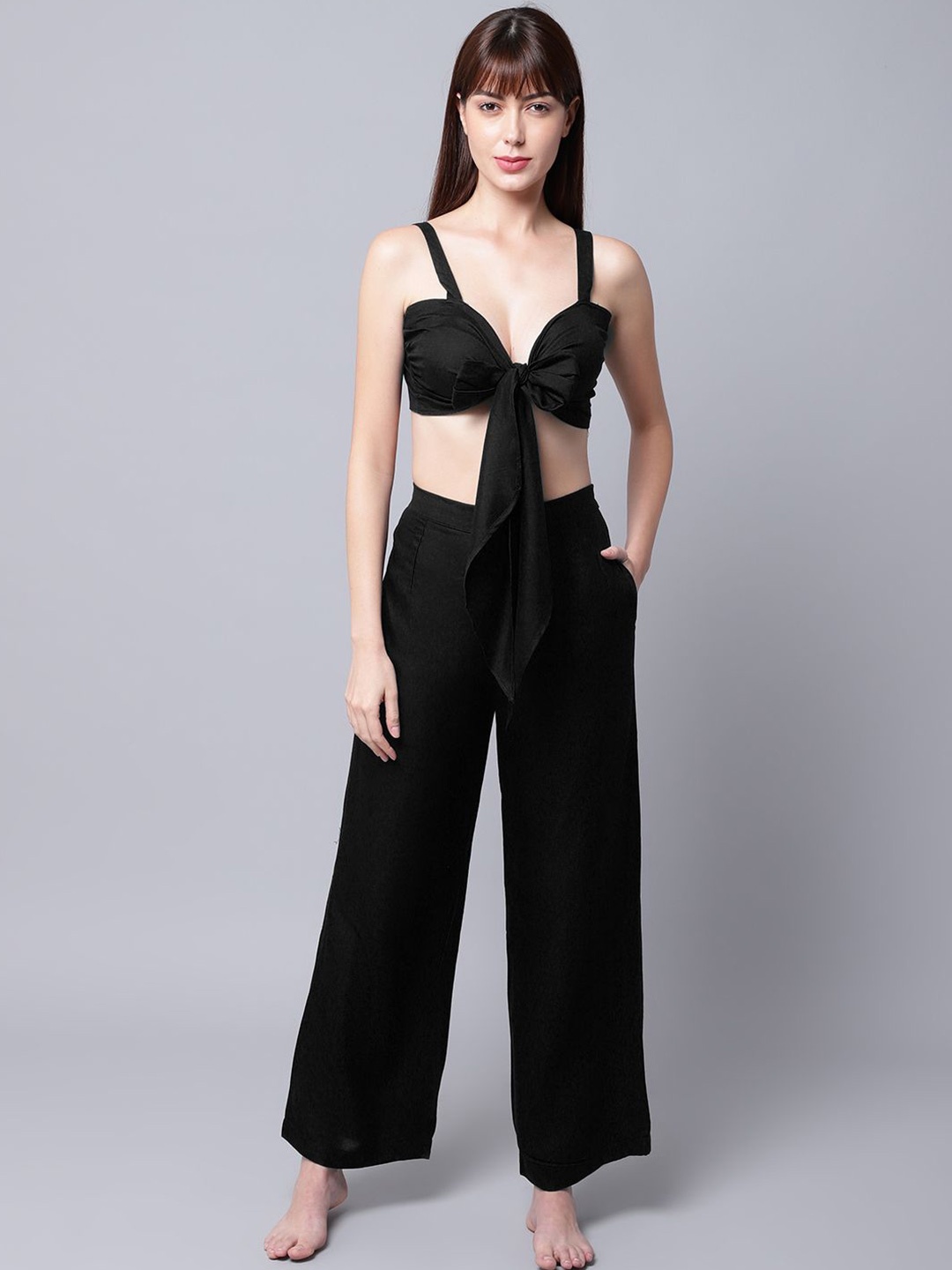 

EROTISSCH Black Shoulder Straps Sleeveless knot Crop Top With Trousers