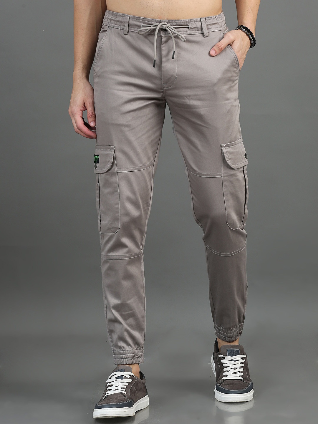 

CARBONN CLOTH Men Cotton Mid-Rise Regular Fit Cargos Trousers, Grey