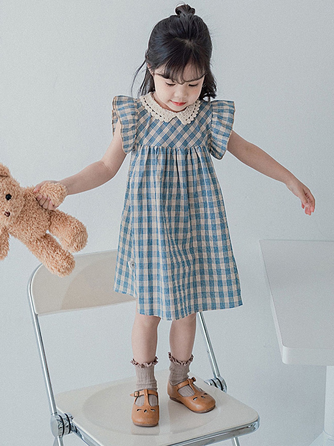 

LULU & SKY Girls Checked Flutter Sleeves Empire Dress, Blue