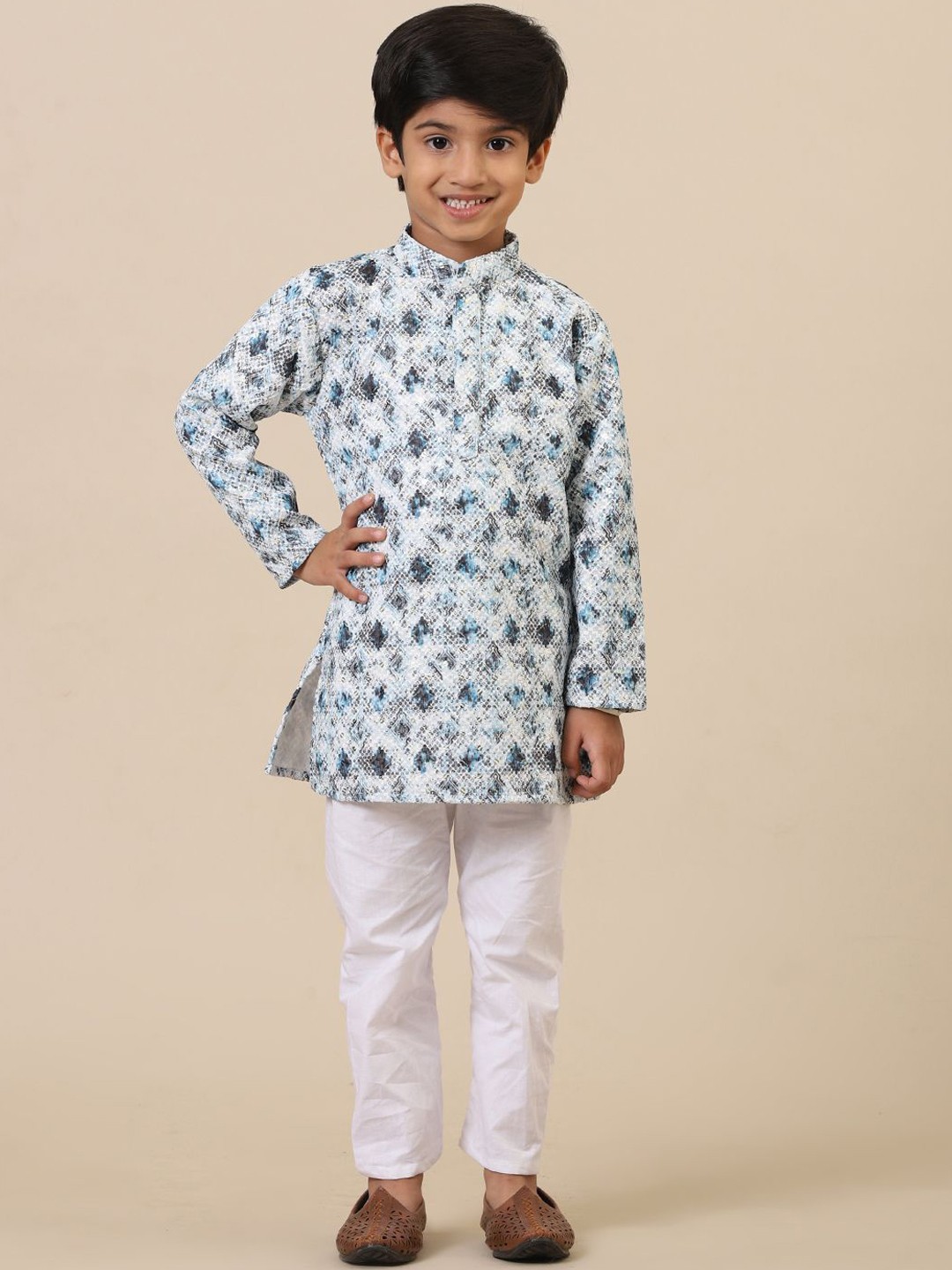 

Stuffie Land Boys Abstract Printed Pure Cotton Straight Kurta With Pyjama, White