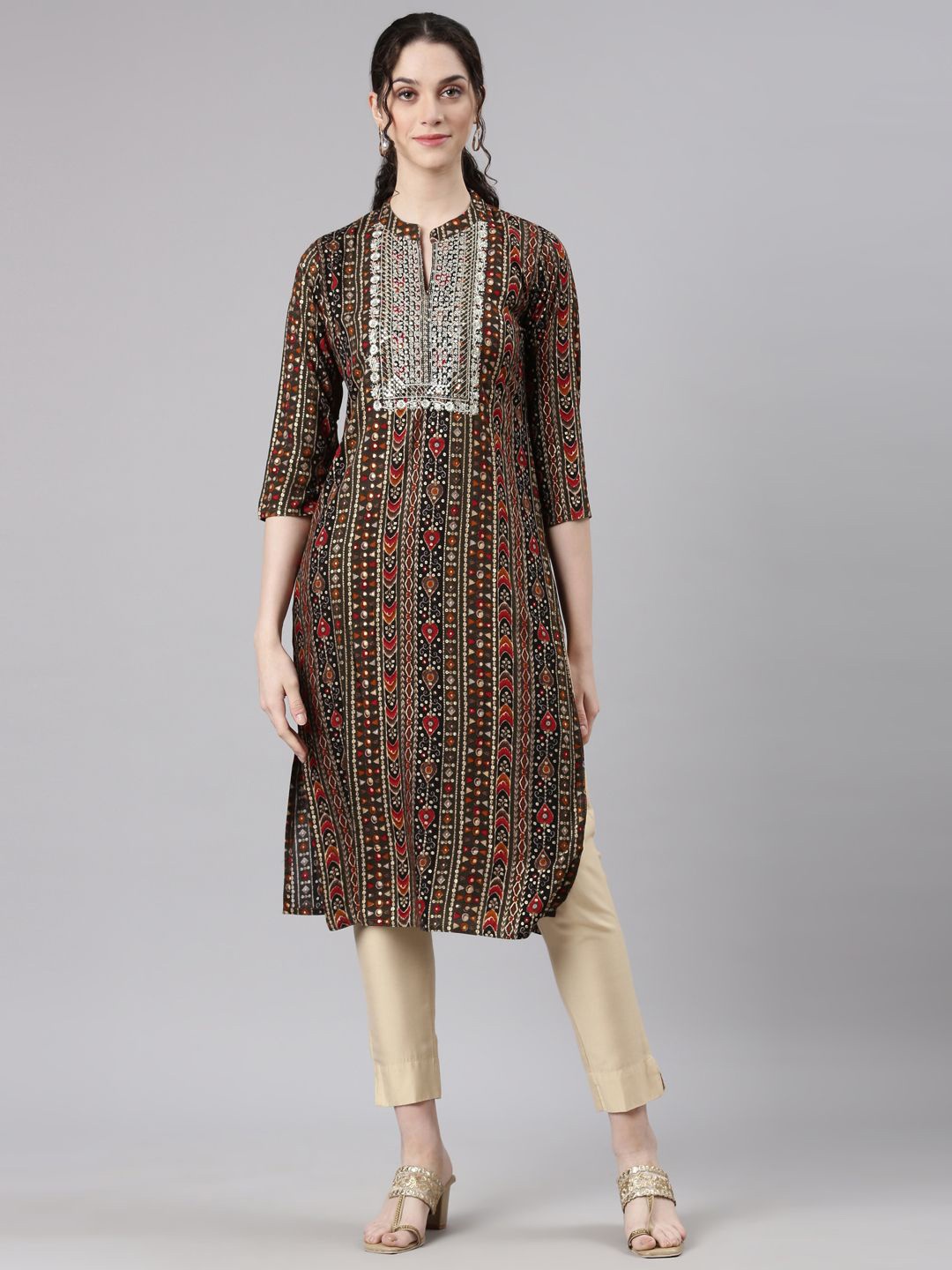 

Neerus Ethnic Motifs Printed Sequinned Mandarin Collar Straight Kurta, Olive