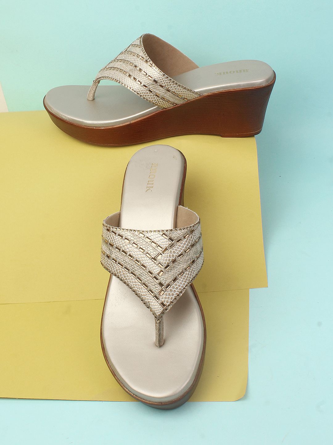

Anouk Women Open Toe Flats, Gold