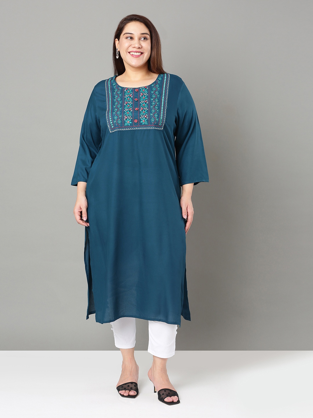 

Sztori Plus Size Floral Yoke Design Thread Work Straight Kurta, Teal