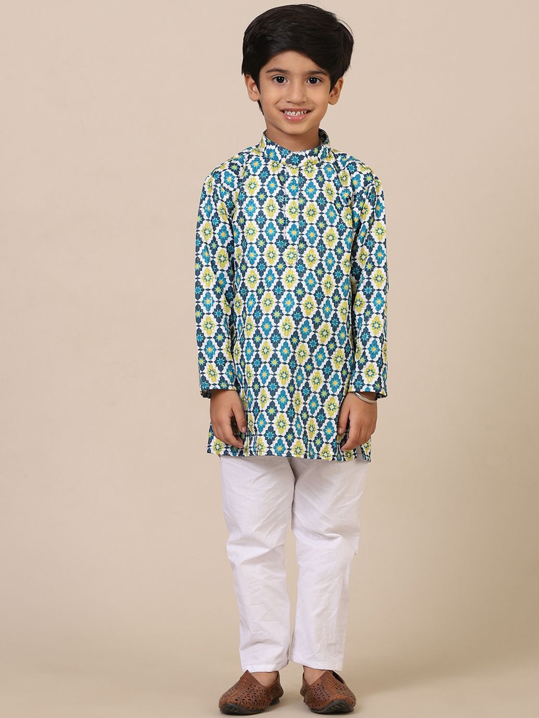 

Stuffie Land Boys Geometric Printed Regular Pure Cotton Straight Kurta with Pyjamas, Green