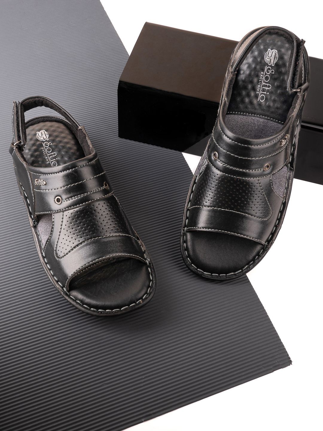 

SOFTIO Men Comfort Sandals, Black