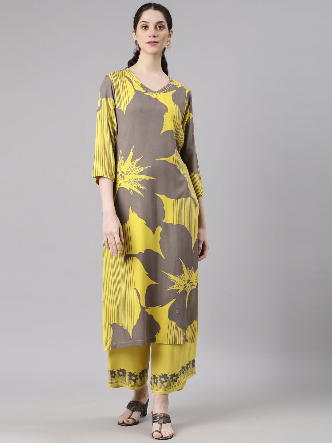 

Neerus Floral Printed Straight Kurta With Palazzos, Yellow
