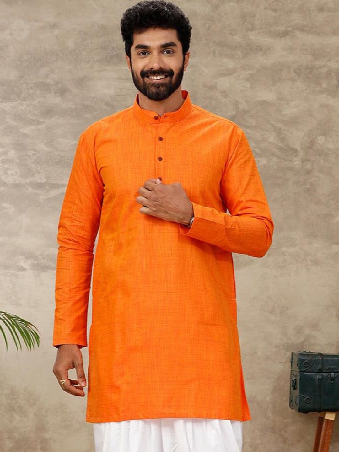 

Ramraj Mandarin Collar Cotton Straight Kurta, Orange