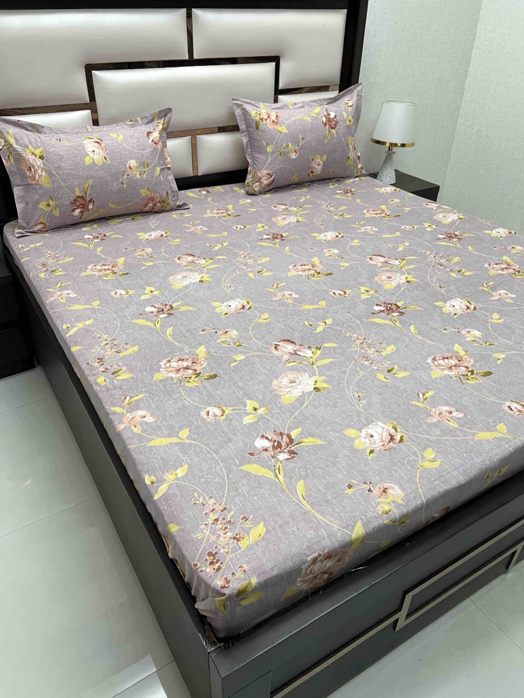 

Pure Decor Grey & Green Floral Pure Cotton 380 TC King Bedsheet Set 2.75 m x 3.04 m