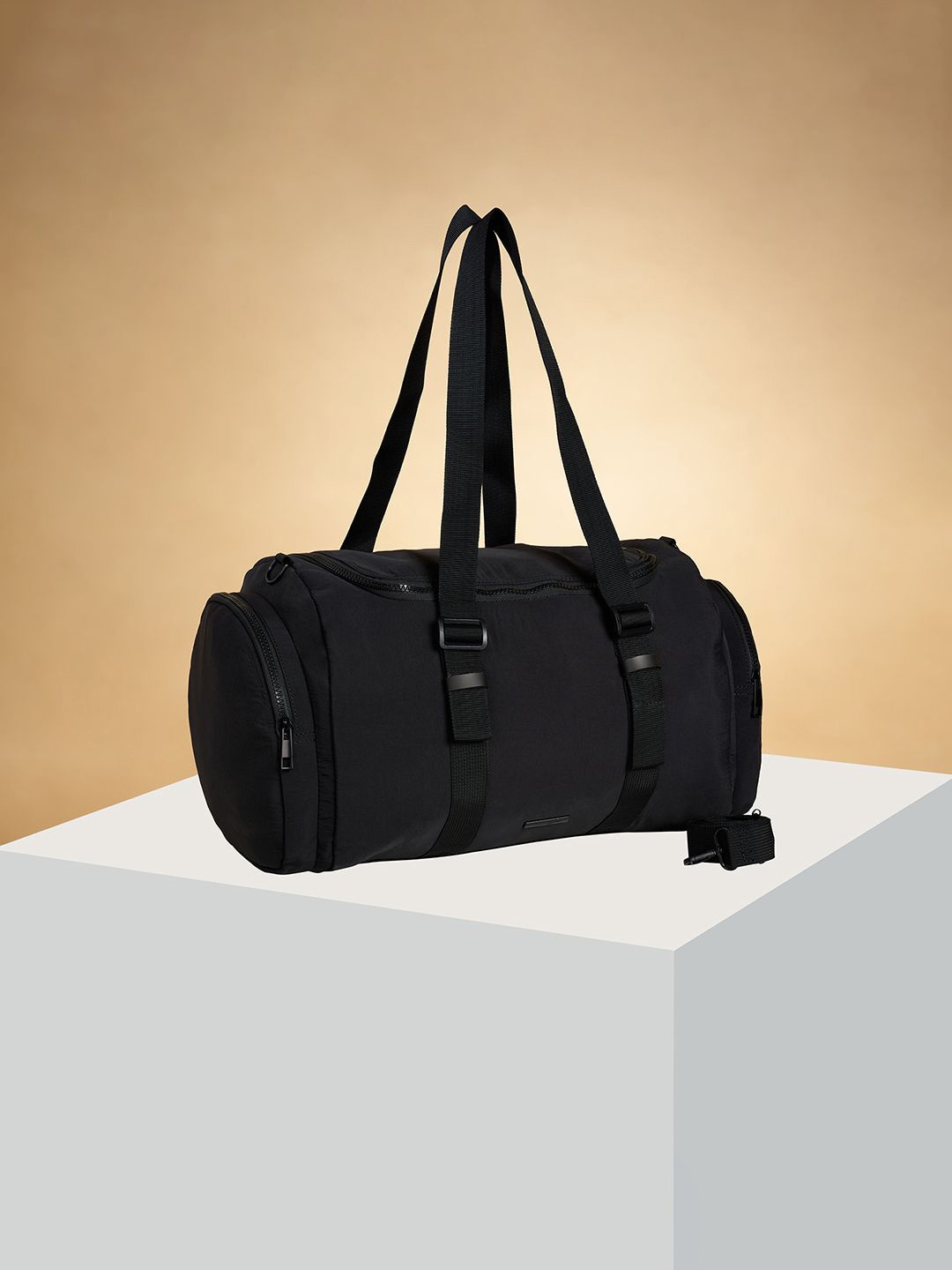 

Forever Glam by Pantaloons Women Solid Bowling Shoulder Bag, Black
