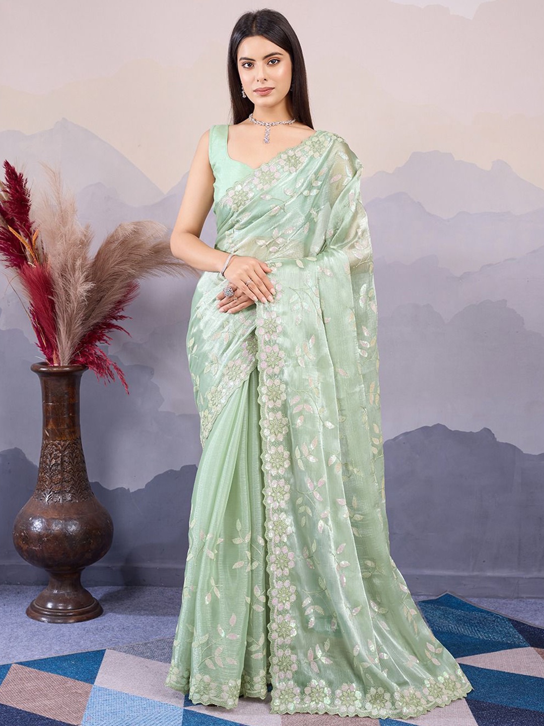 

VenderVilla Floral Embroidered Silk Blend Saree with Matching Blouse Piece, Green