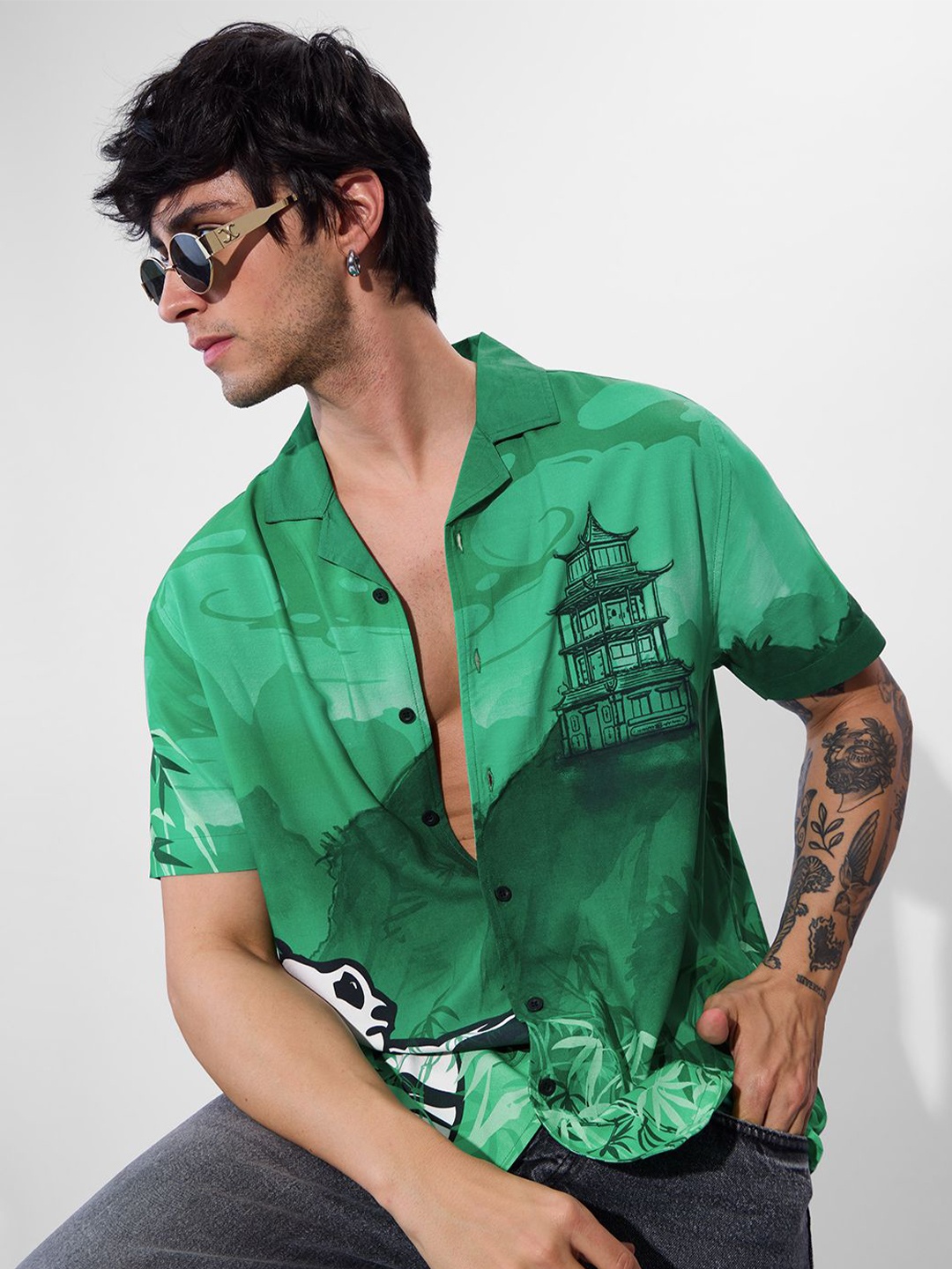 

The Souled Store Men Cuban Collar Graphic Printed Casual Shirt, Green