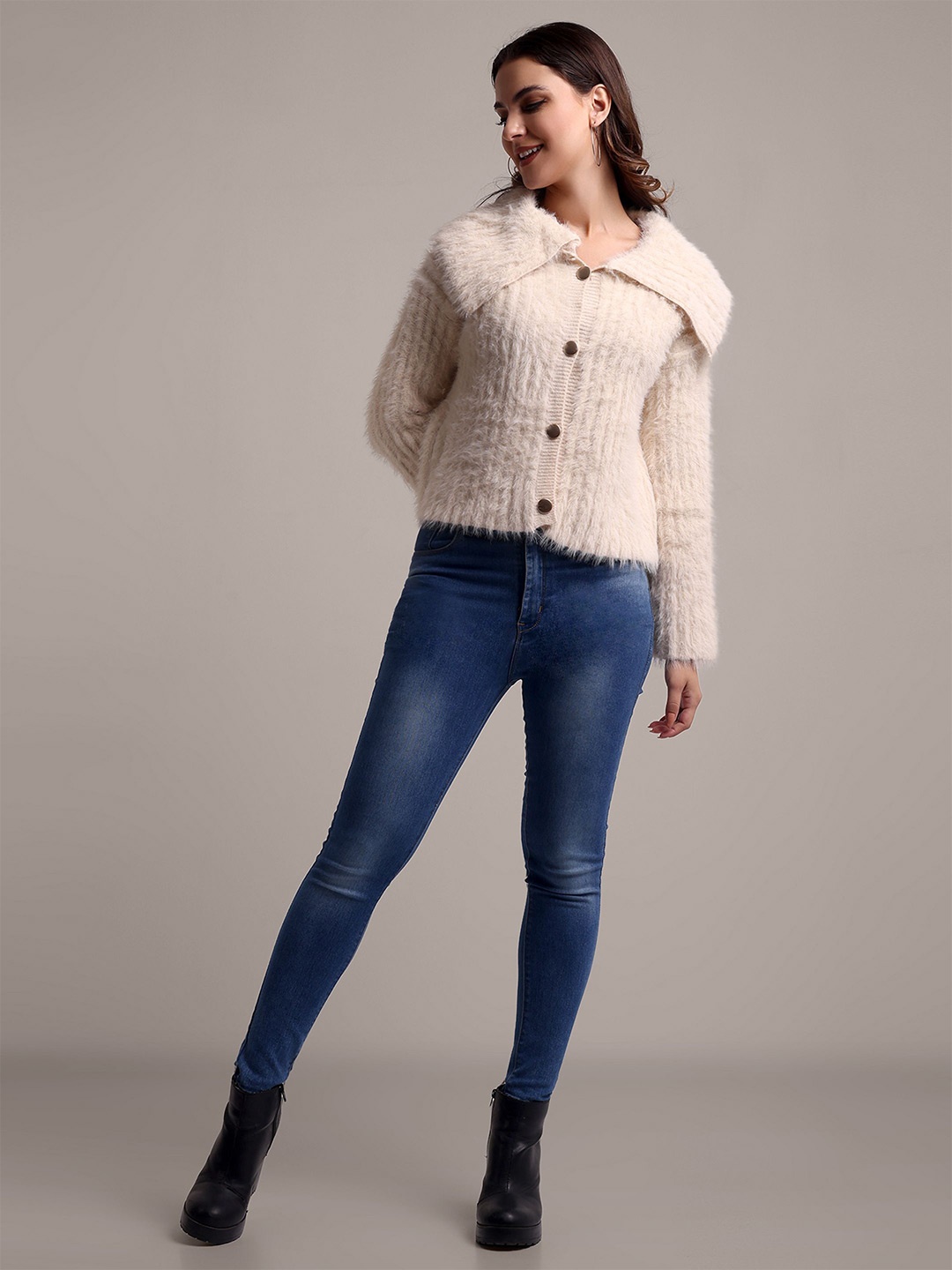 

iki chic Women Ribbed Woollen Cardigan, Beige