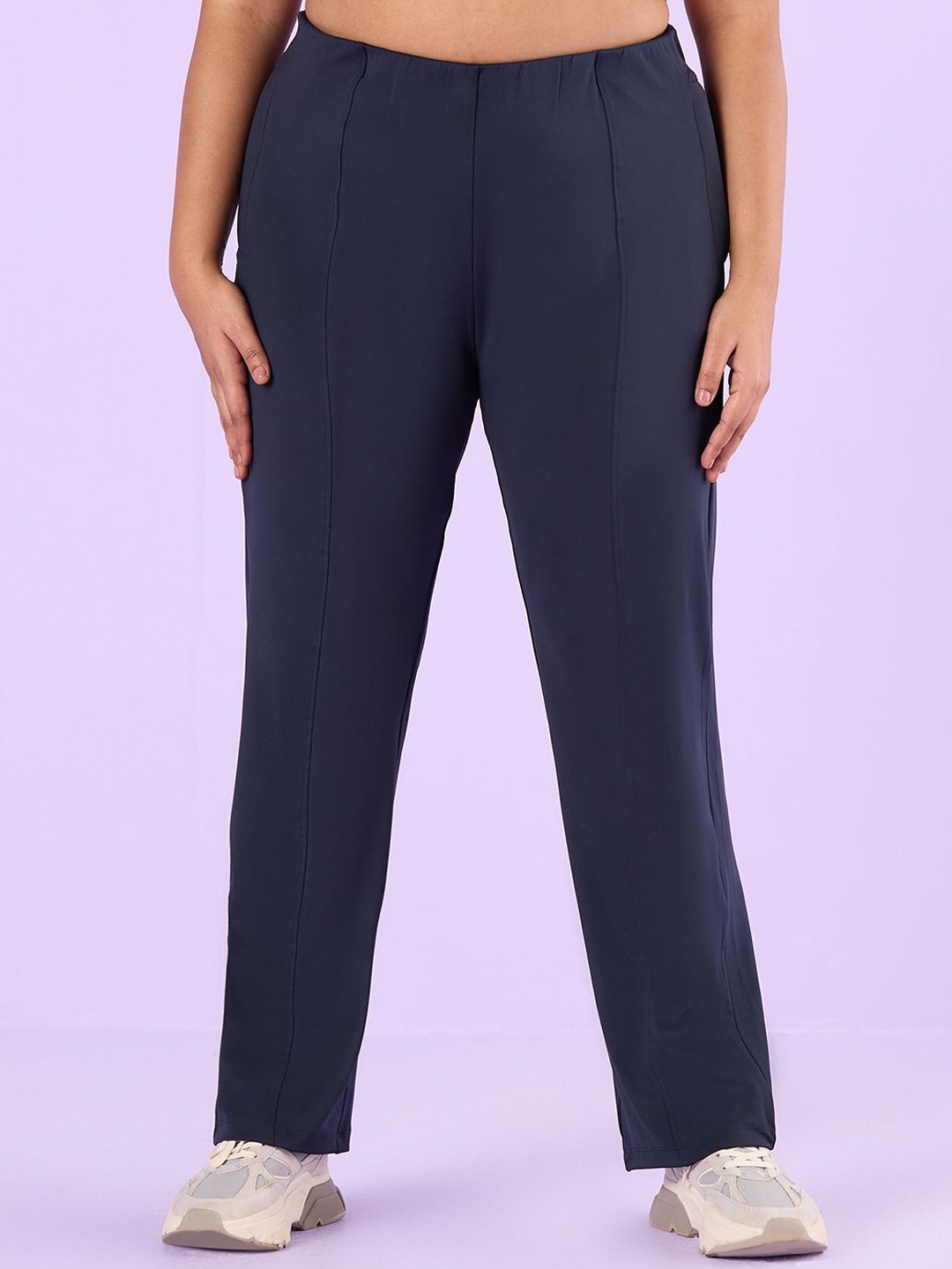 

Big Hello - The Plus Life Women Pleated Regular Trousers, Navy blue