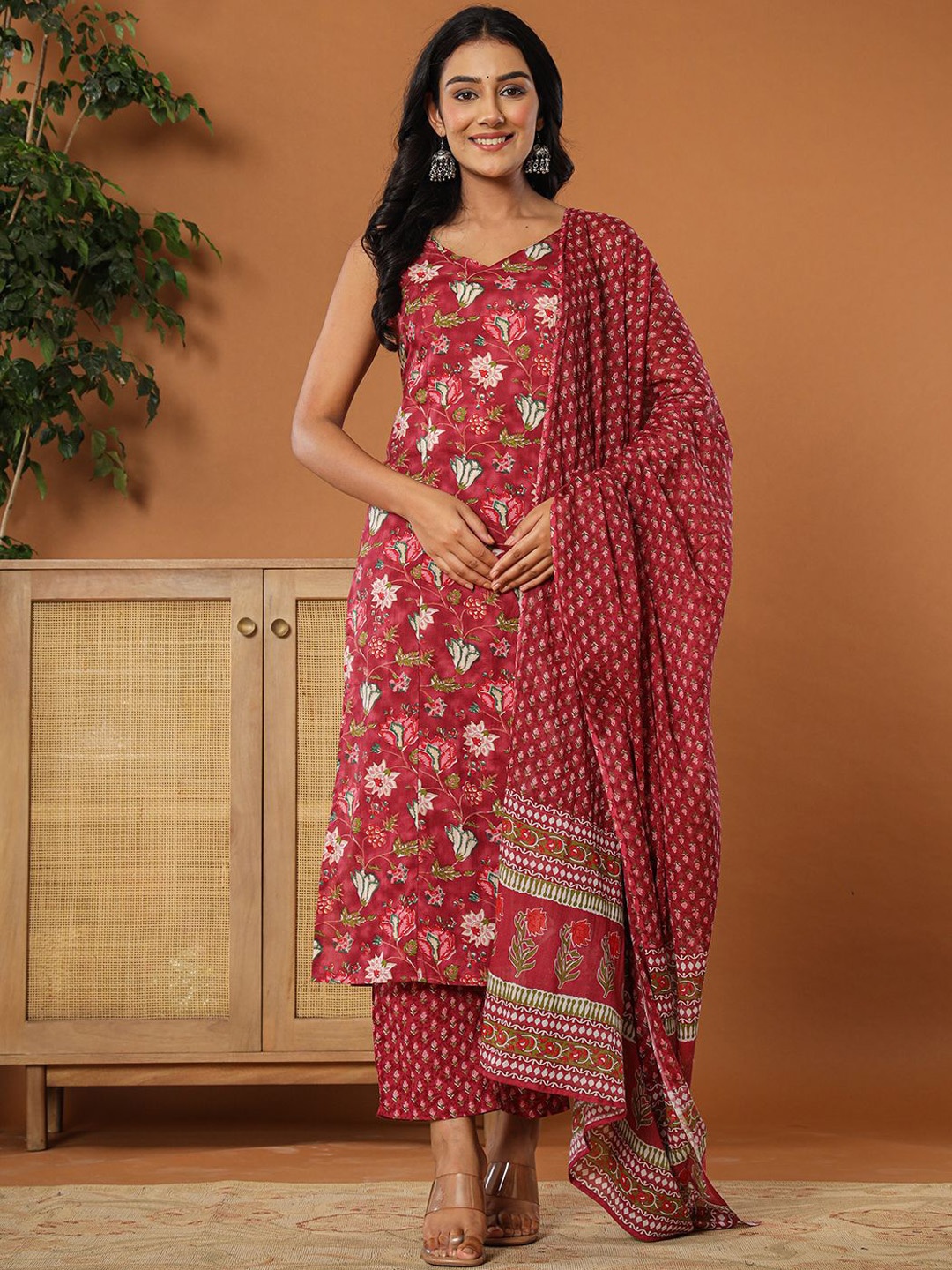 

Yufta Floral Printed V-Neck Pure Cotton Straight Kurta with Trouser & Dupatta, Burgundy
