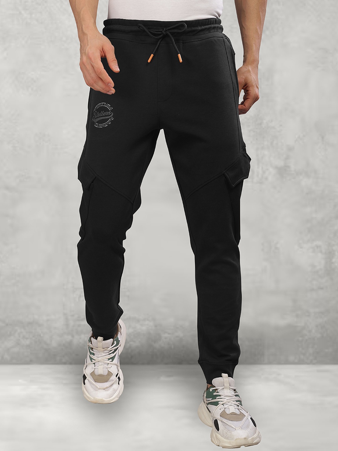 

STELLERS Men Cotton Regular Fit Cargo Joggers, Black