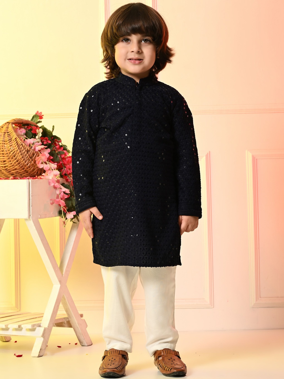 

Muffin Shuffin Boys Ethnic Motifs Embroidered Sequinned Kurta with Trousers, Navy blue