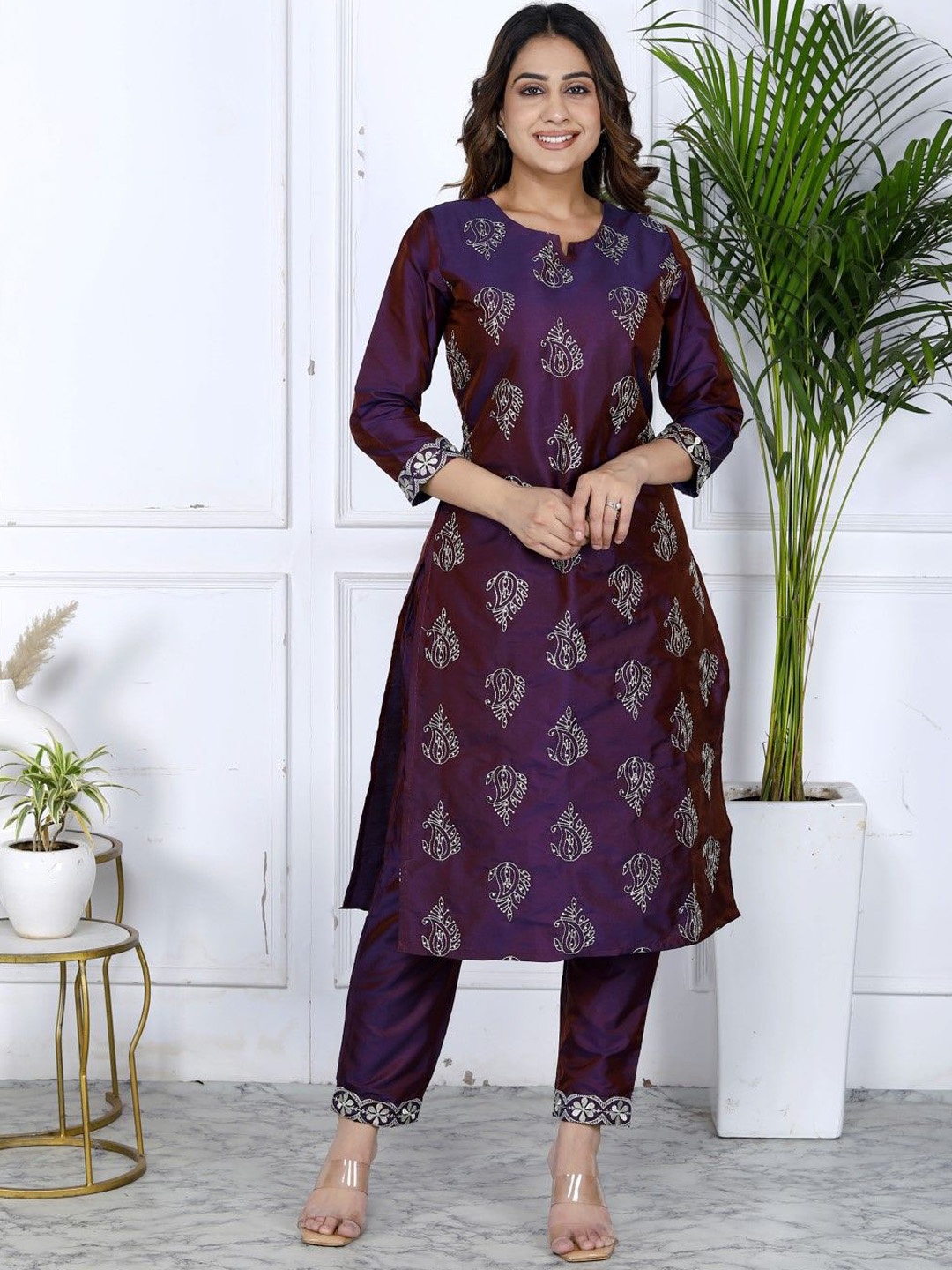 

Dwijupal Paisley Embroidered Zari Pure Silk Straight Kurta With Trouser, Purple