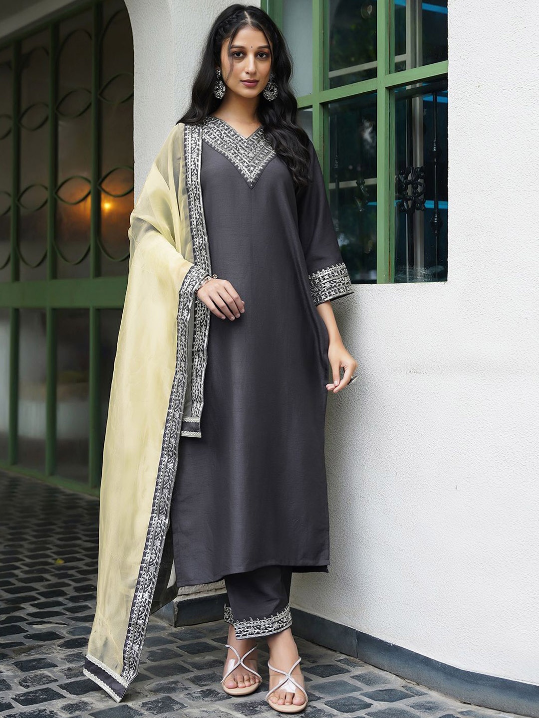 

SKYLEE Grey Ethnic Motifs Yoke Design Sequinned Kurta With Trousers & Dupatta