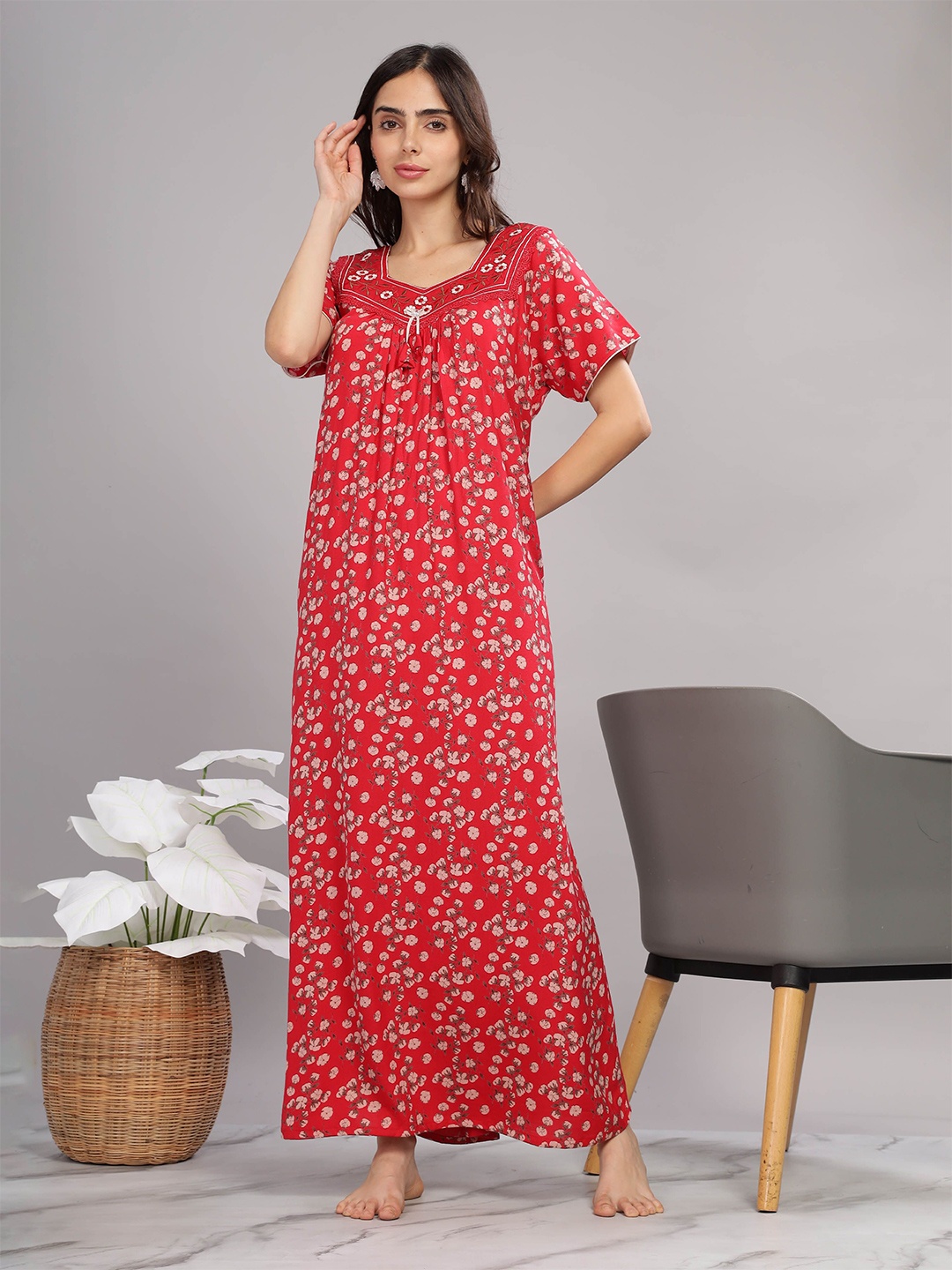 

9shines Label Embroidered Maxi Nightdress, Red