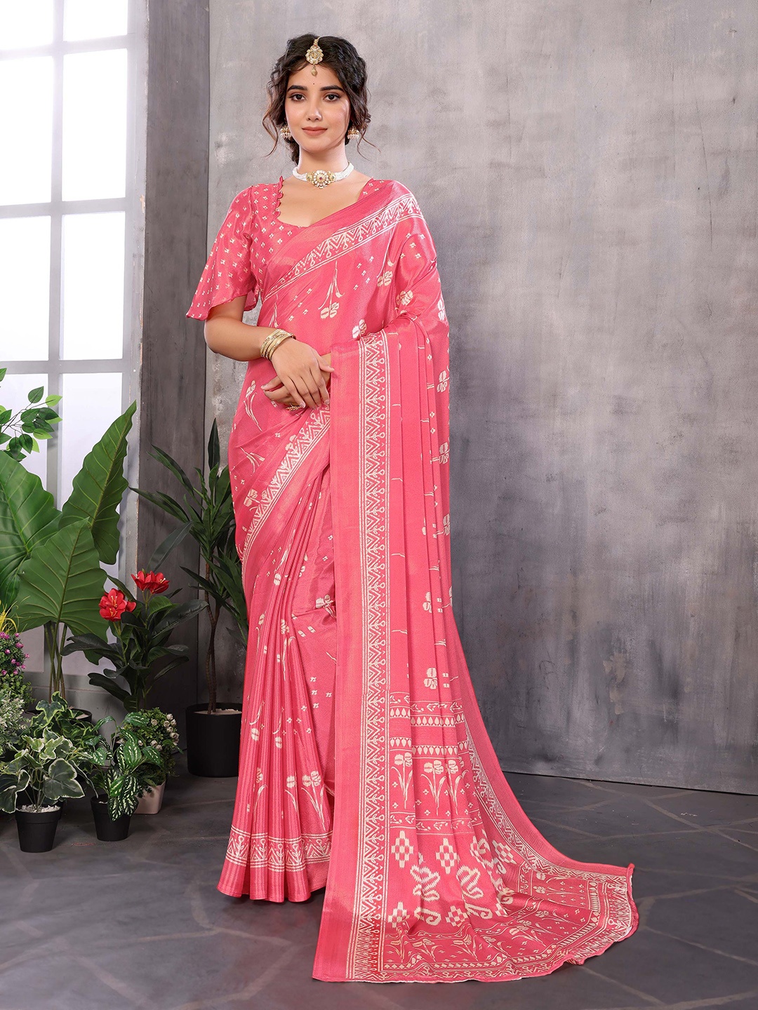 

KALINI Abstract Printed Fusion Saree With Blouse Piece, Peach