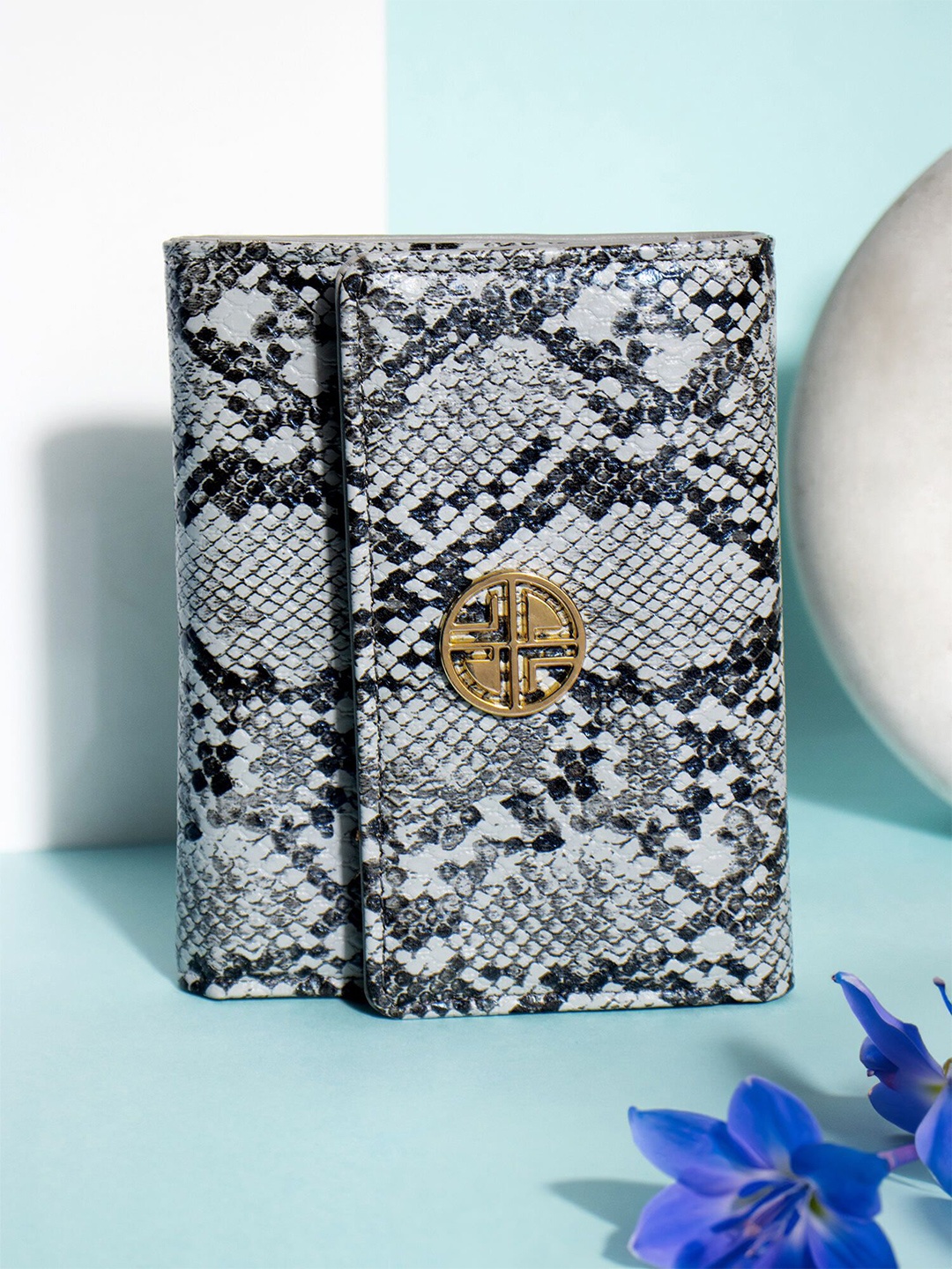 

Carlton London Women Animal Printed PU Three Fold Wallet, White