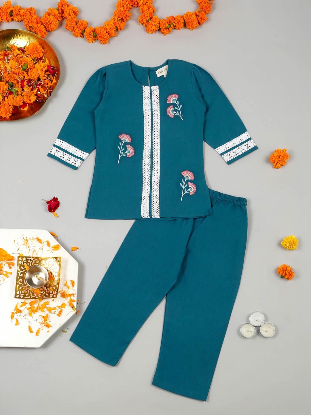 

LITTLE GINNIE Girls Floral Embroidered Thread Work Clothing Set, Blue