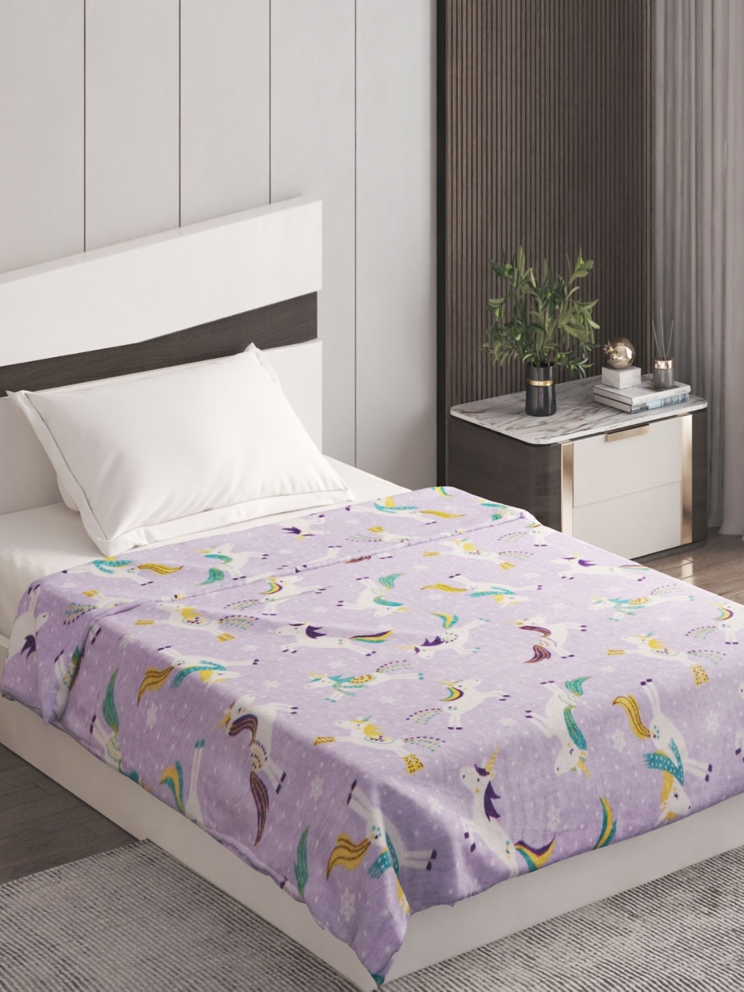 

Home Centre Slate Purple & White Unircorn Printed Single Bed Blanket