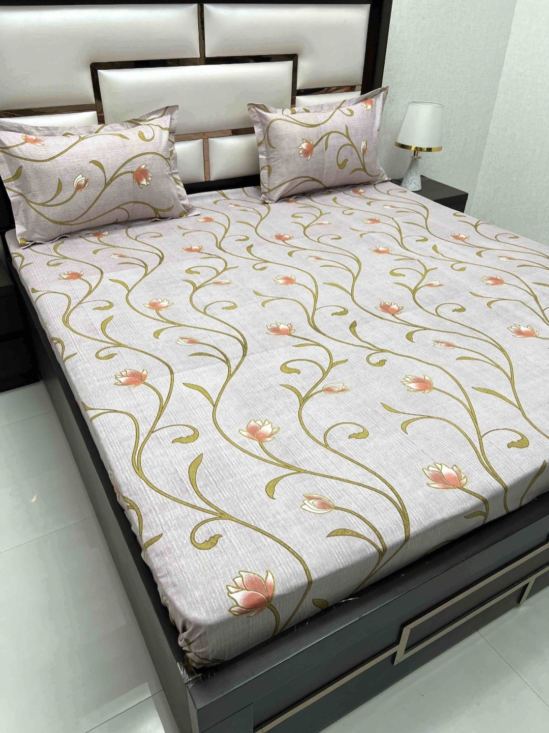 

Pure Decor Velar Grey Floral Pure Cotton 350 TC Super King Bedsheet Set-2.75 m x 3.05 m