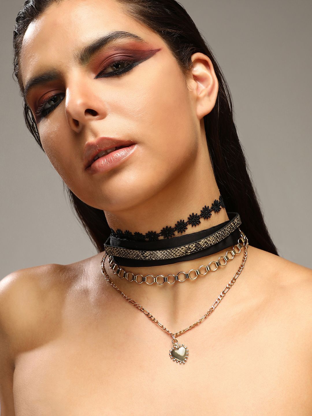 

SOHI Gold-Plated The Suffragette Multi-Layered Minimal Necklace, Black