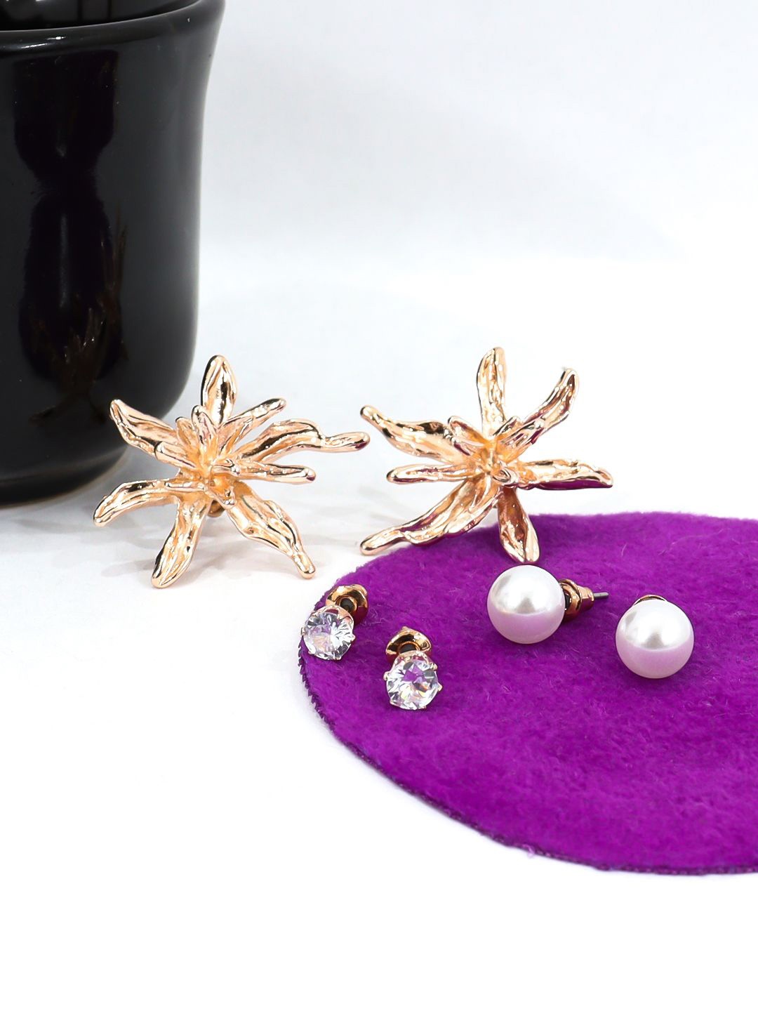 

KRENOZ Floral Studs Earrings, Gold