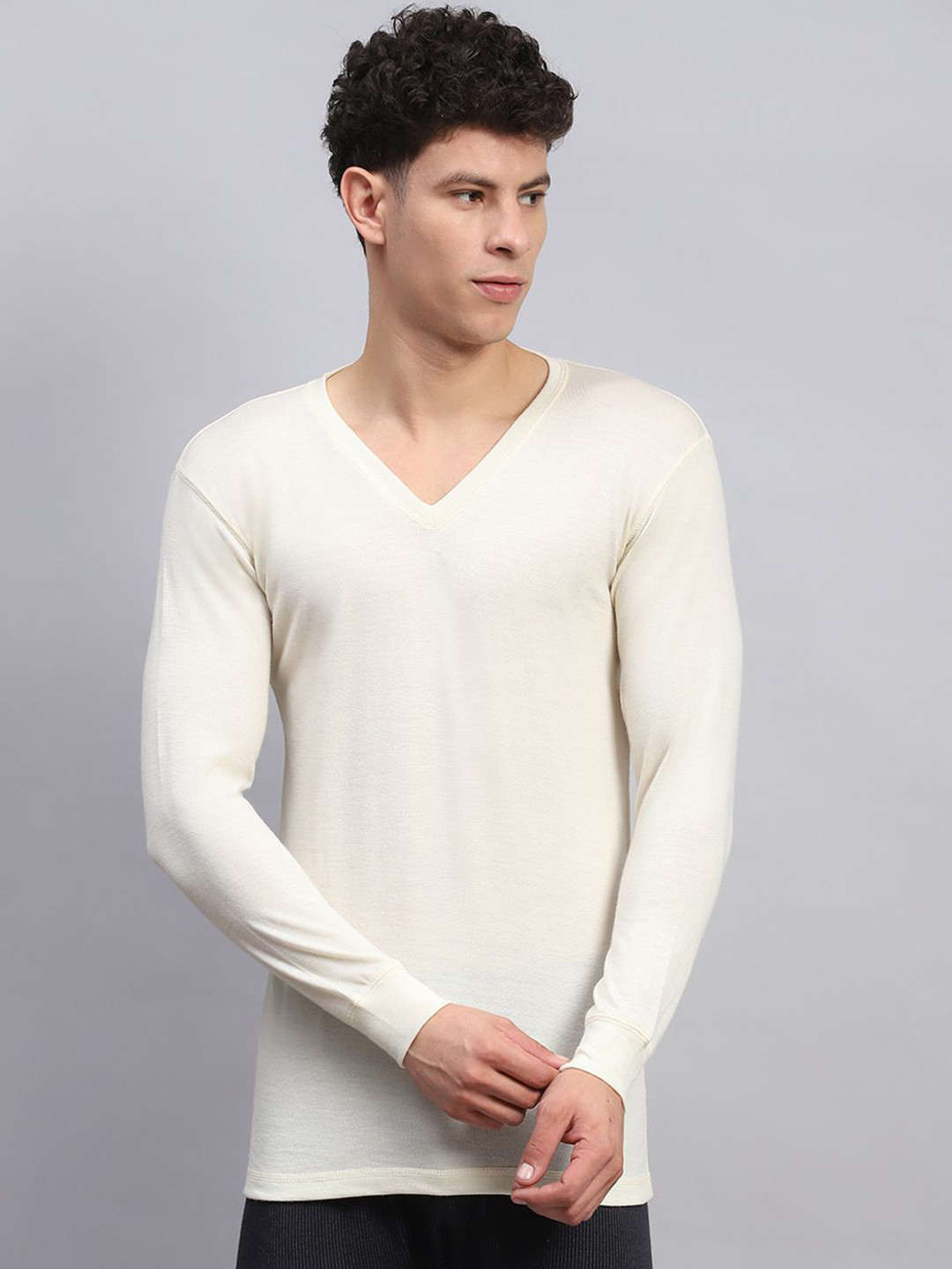 

Monte Carlo Men Wool V Neck Full Sleeve Thermal Tops, Cream