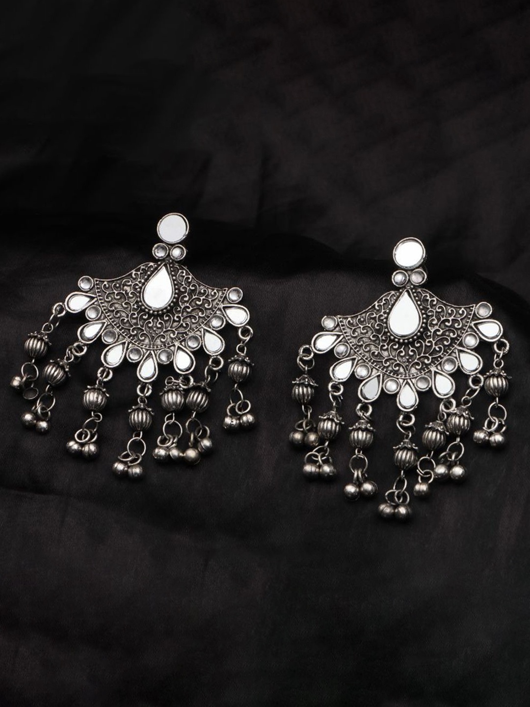 

JewelMaze Contemporary Drop Earrings, Silver