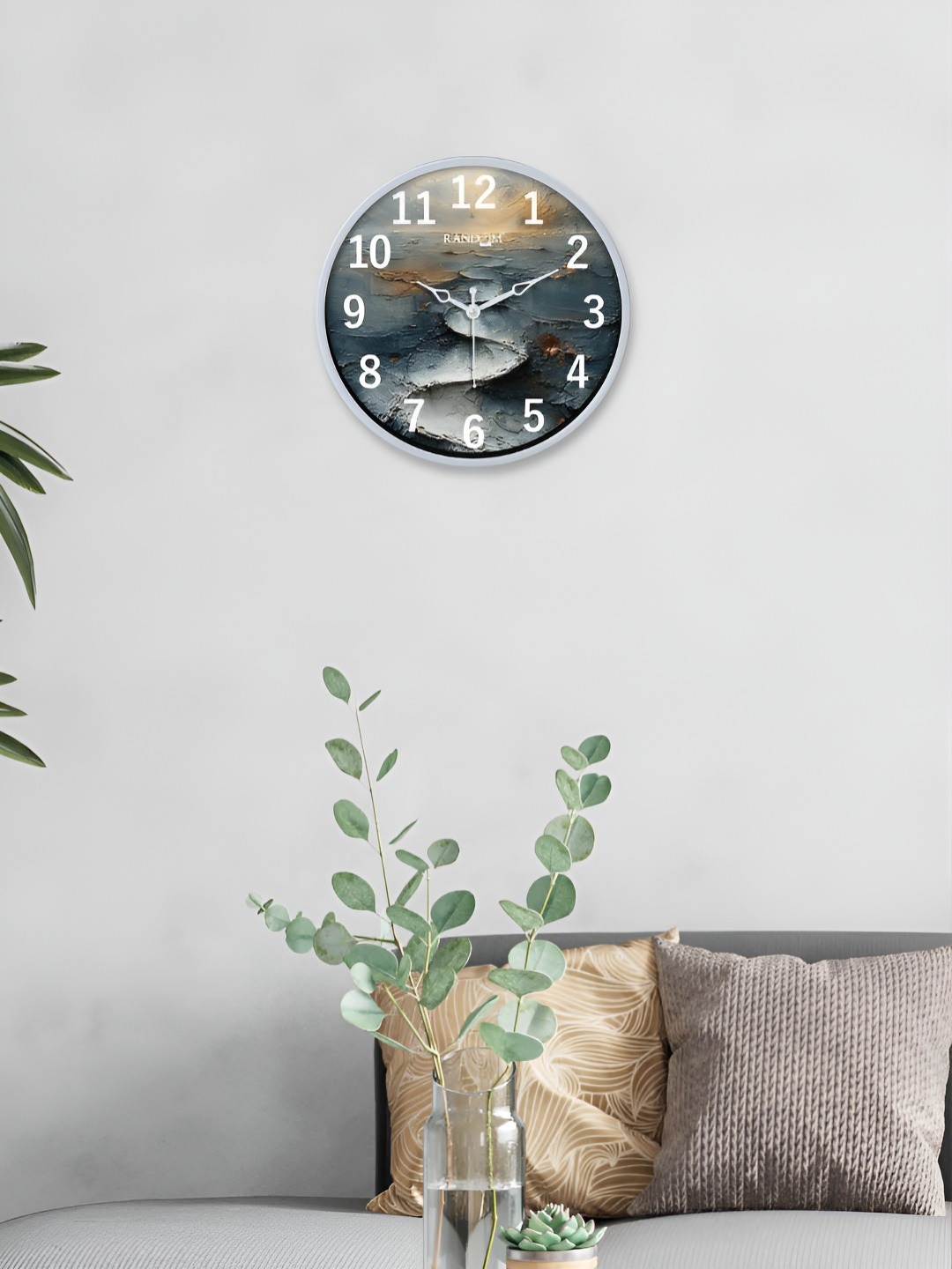 

Aura Grey & Gold-Toned Printed Contemporary Wall Clock