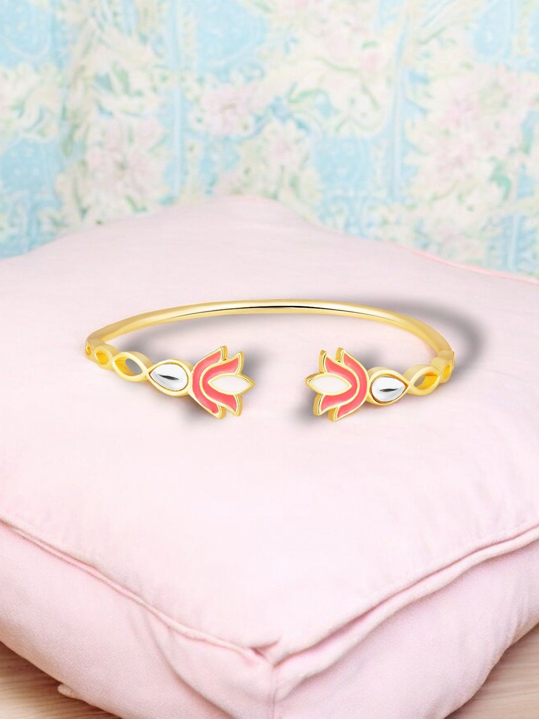 

Stefan Brass Kundan Gold-Plated Kada Bracelet