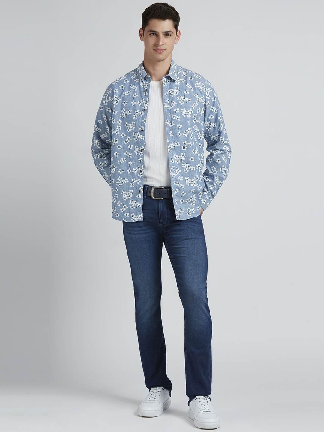 

Pepe Jeans Men Spread Collar Floral Printed Cotton Casual Shirt, Blue