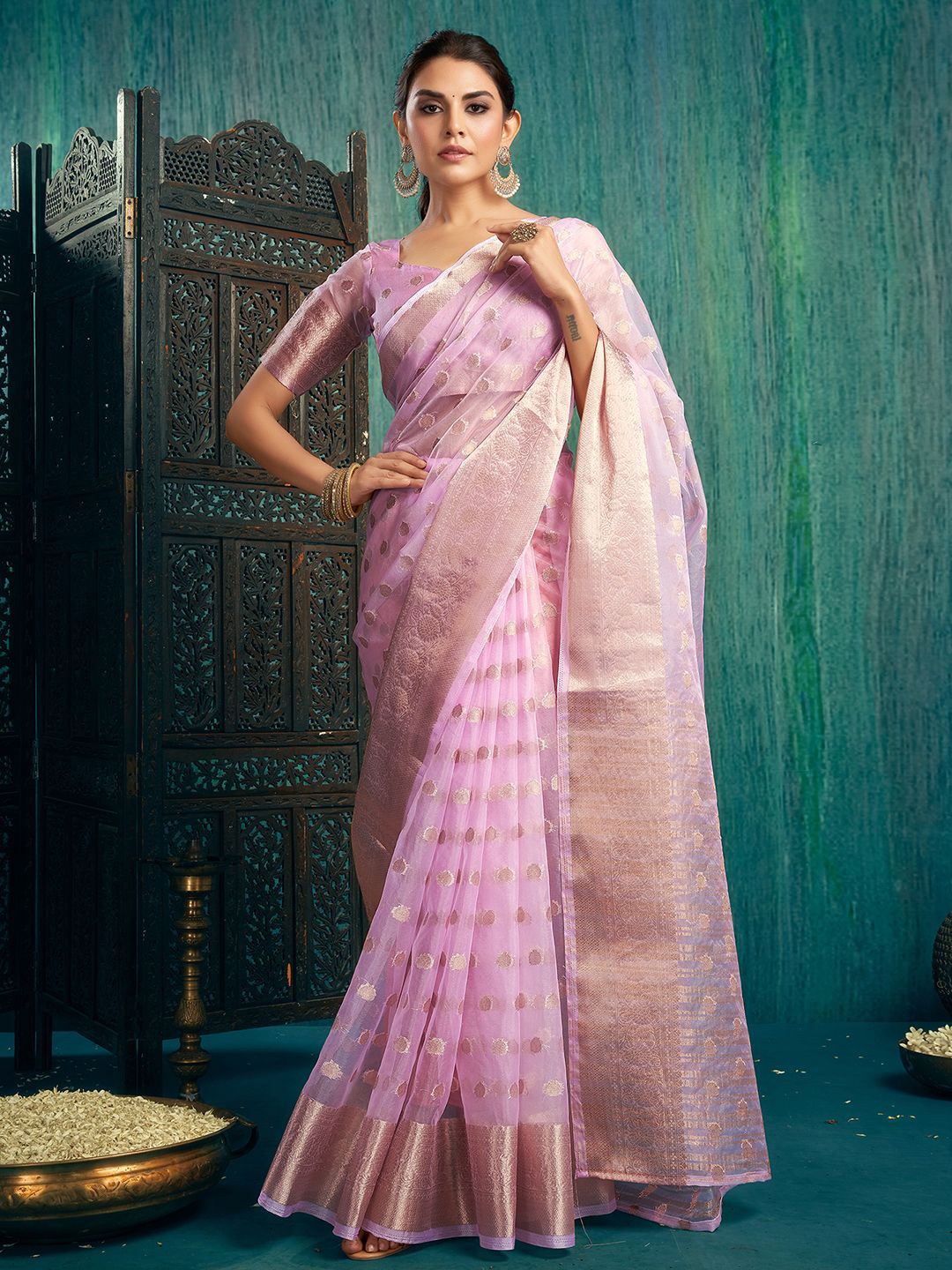 

Mitera Ethnic Motifs Woven Design Zari Banarasi Saree, Pink