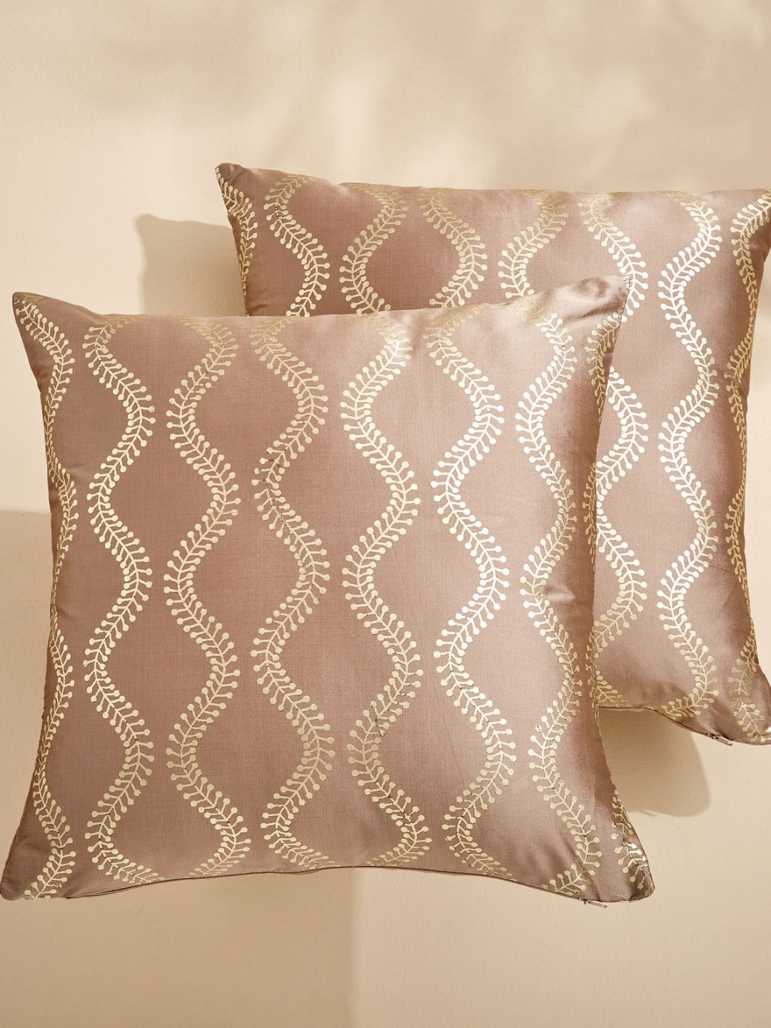 

Home Centre Corsica Gleam Cecil Brown 2 Pieces Ethnic Motifs Printed Square Cushion Covers