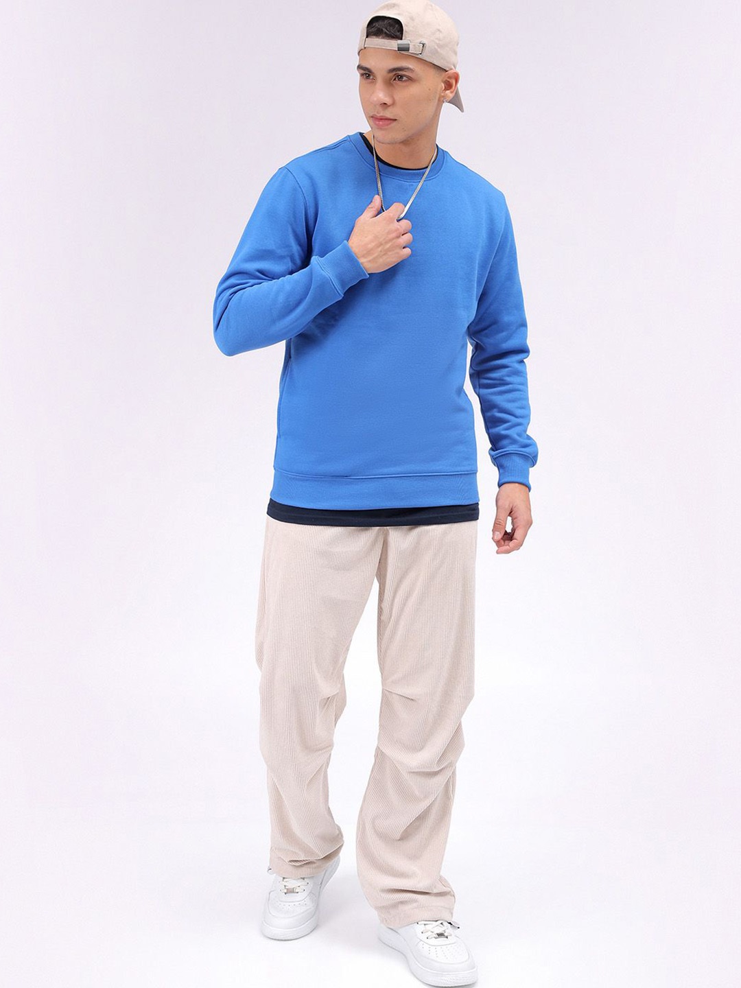 

The Indian Garage Co Men Solid Round Neck Long Sleeves Pullover Sweatshirt, Blue