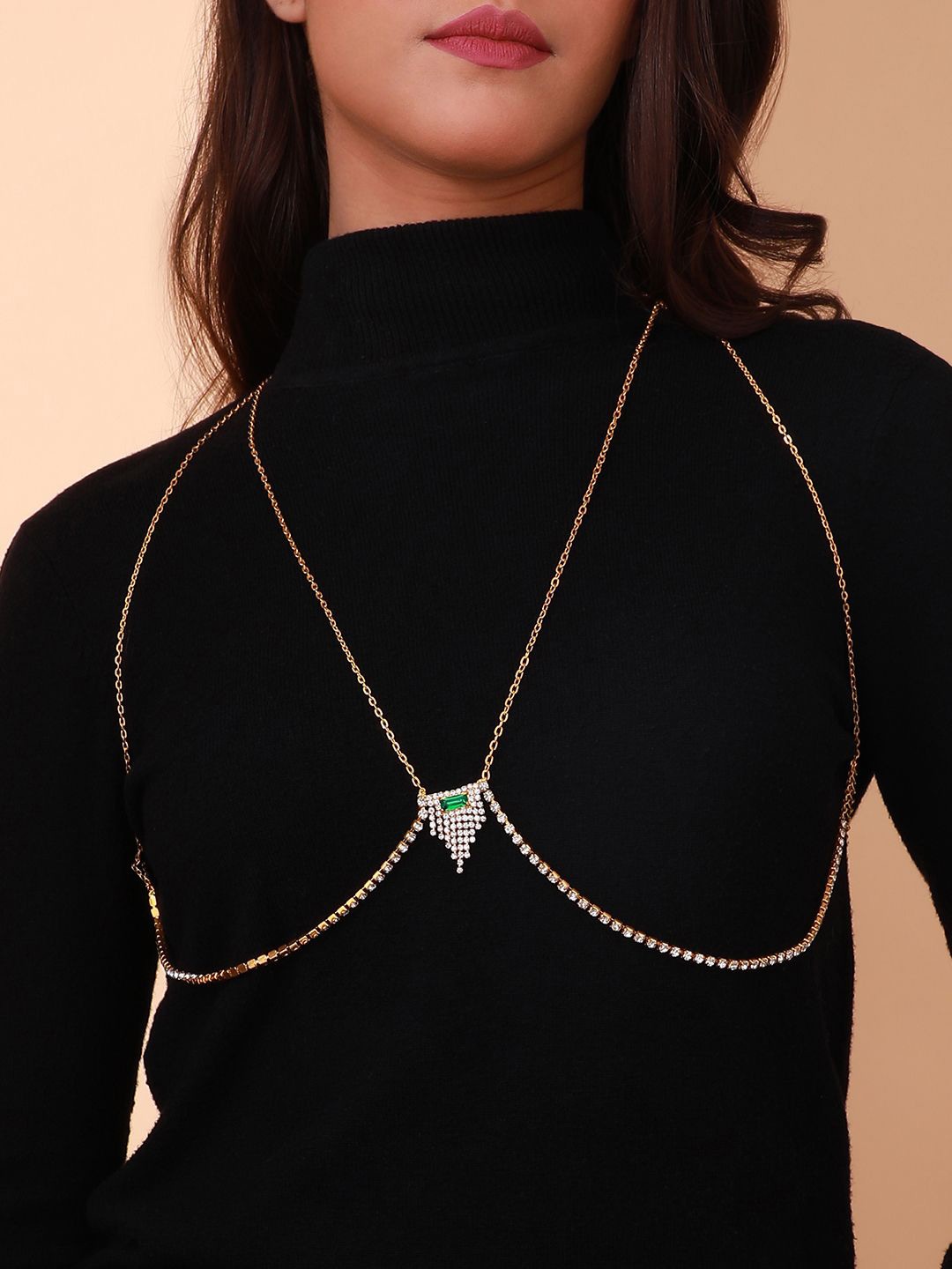 

SOHI Pendre Dcolletage Gold-Plated Emerald Studded Body Chain