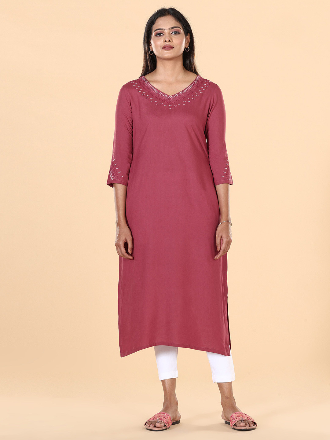 

Vismay Embroidered Straight Kurta, Pink