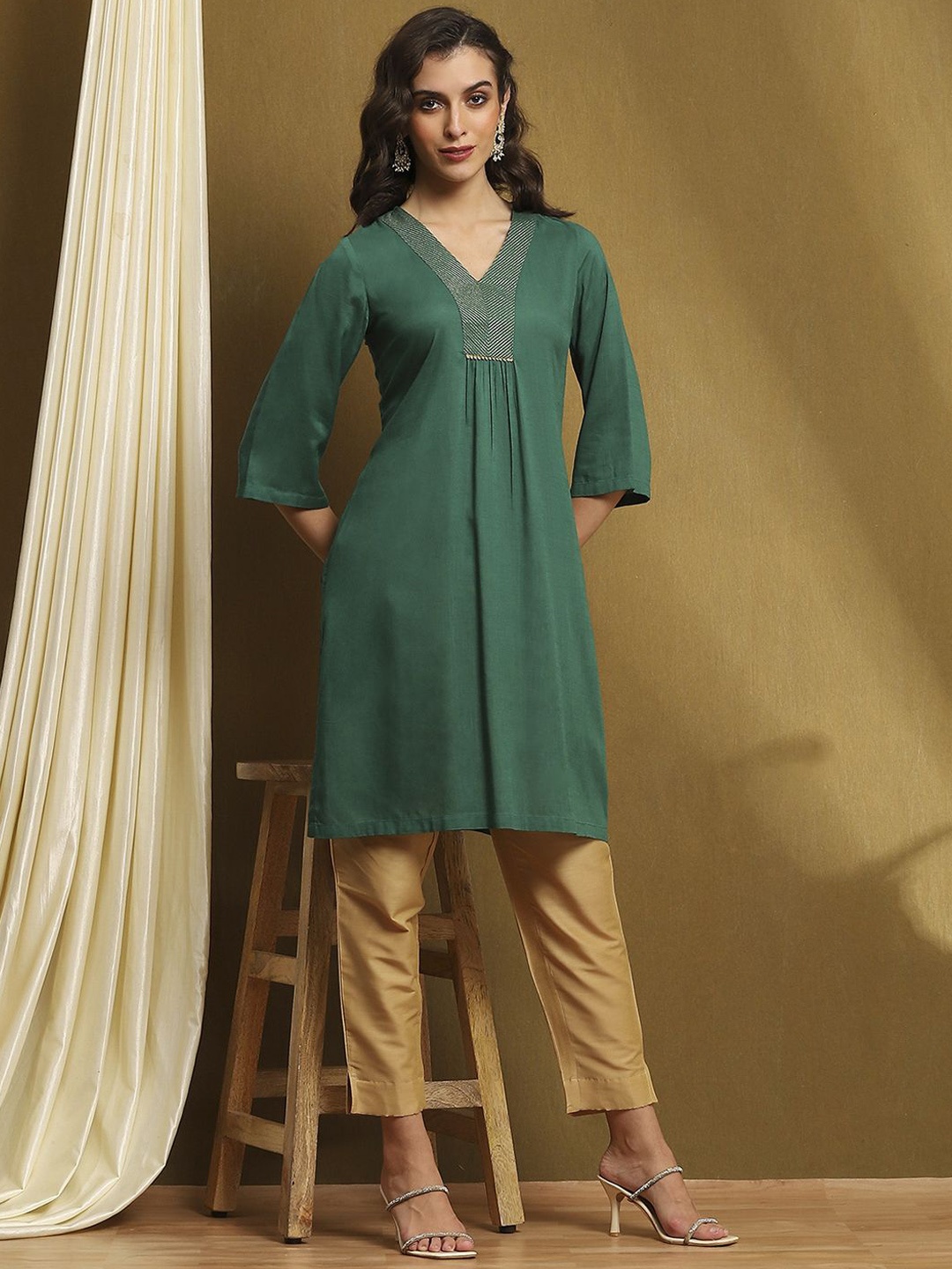 

Biba Yoke Design Pleated Straight Kurta, Green