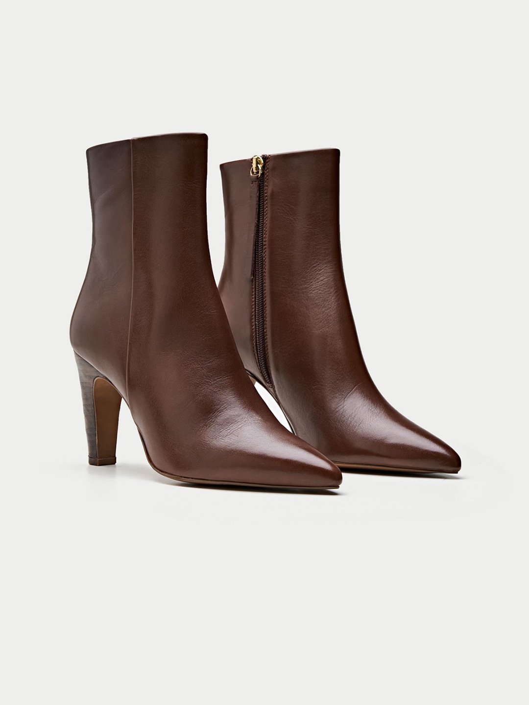 

Oroh Women Leather Pointed Toe Regular Boots, Brown