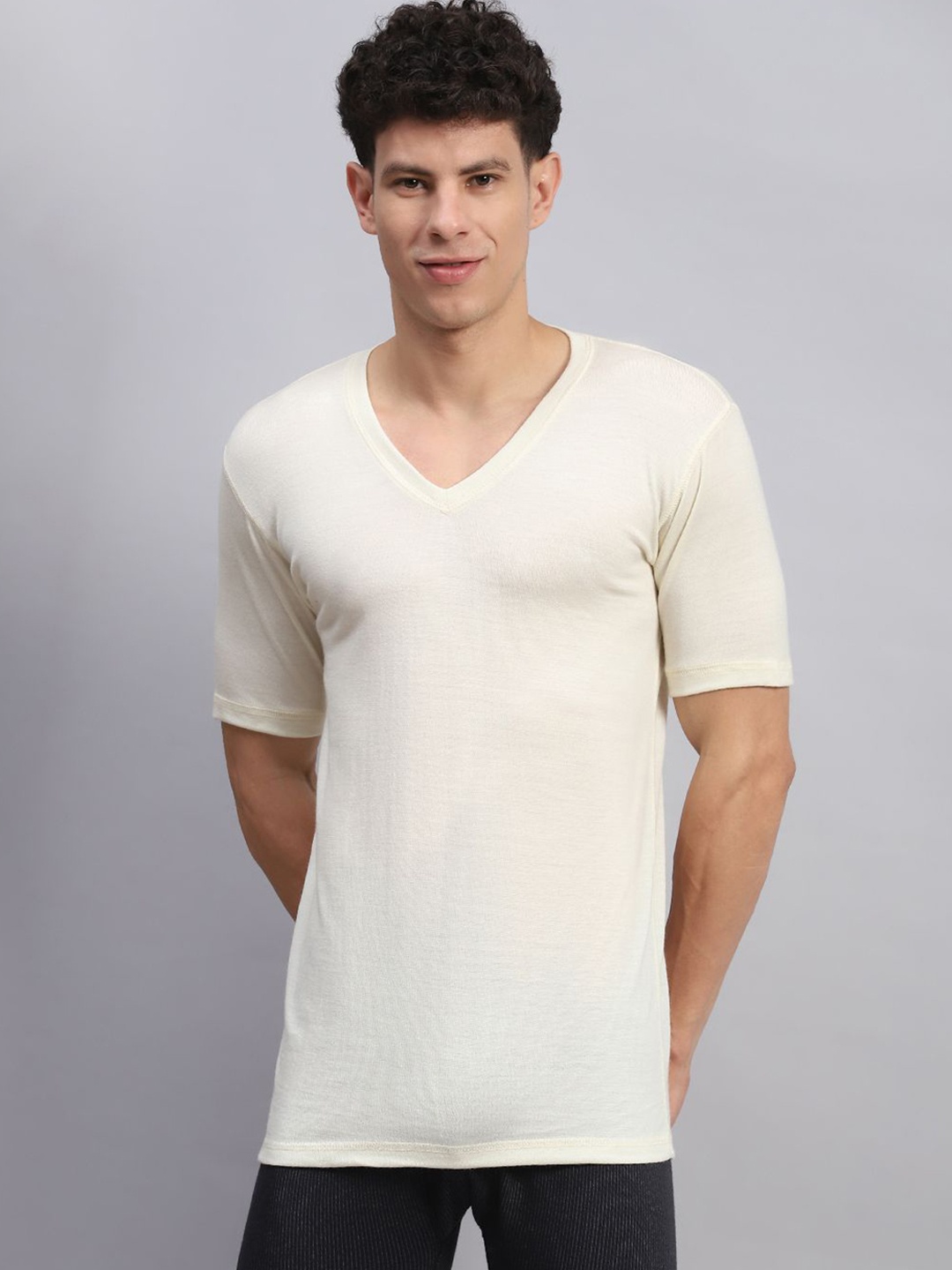 

Monte Carlo Men V Neck Thermal Tops, Cream