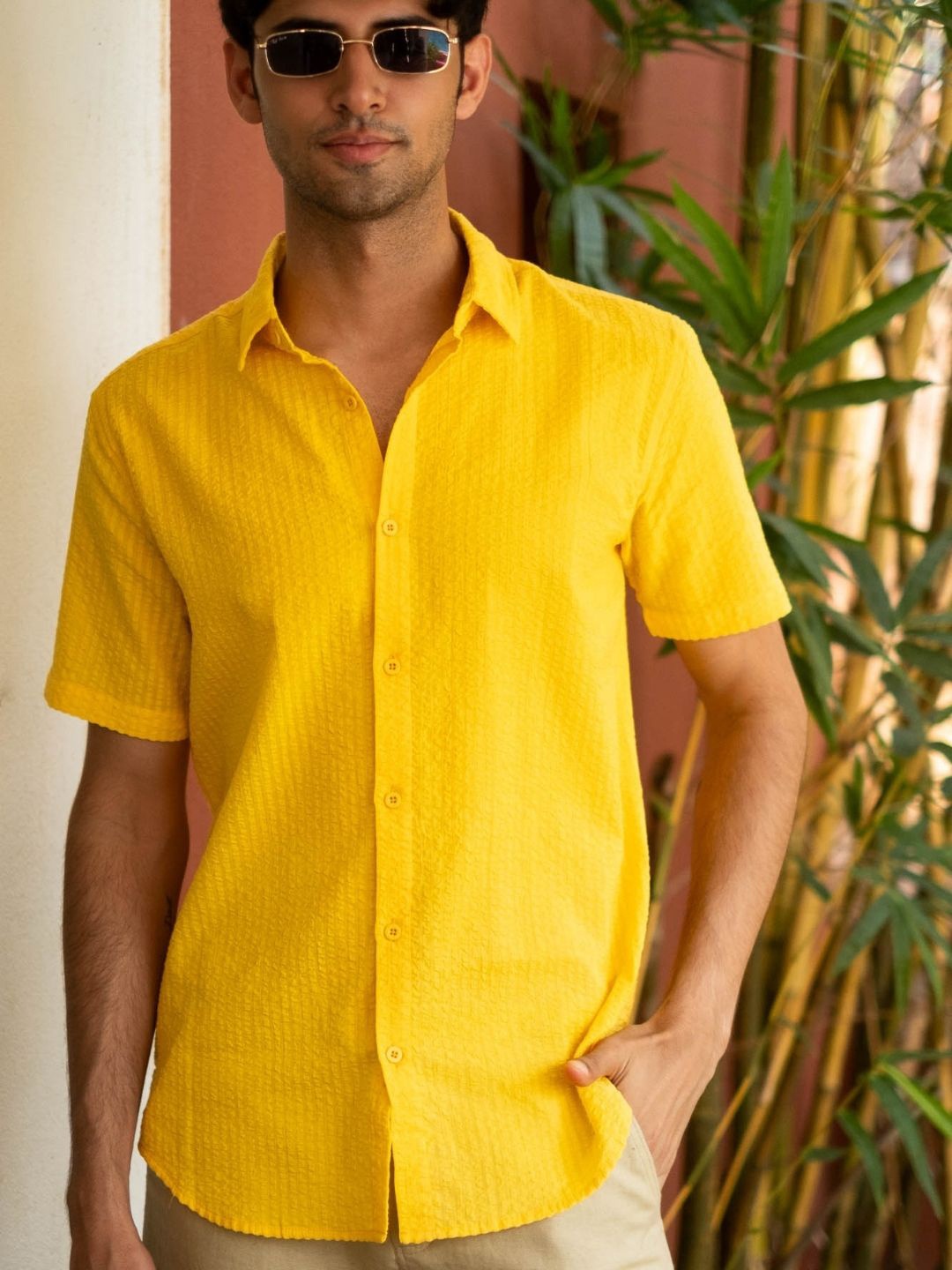 

Creatures of Habit Men Seersucker Short Sleeve Shirt, Yellow