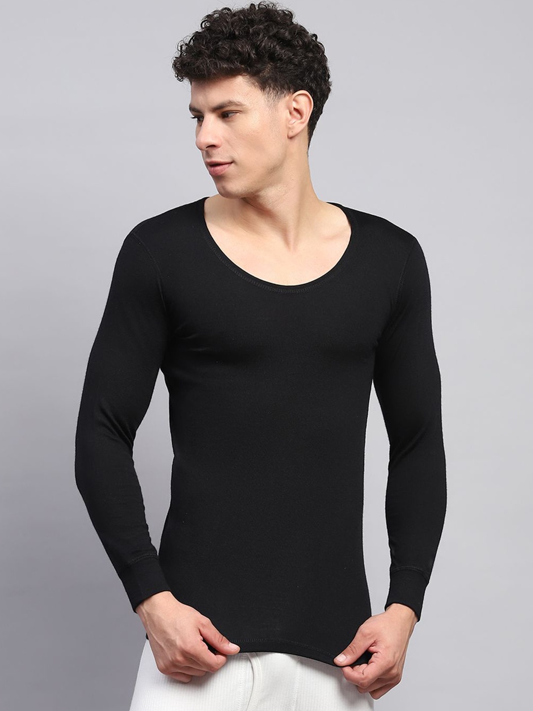 

Monte Carlo Men Wool Round Neck Full Sleeve Thermal Tops, Black
