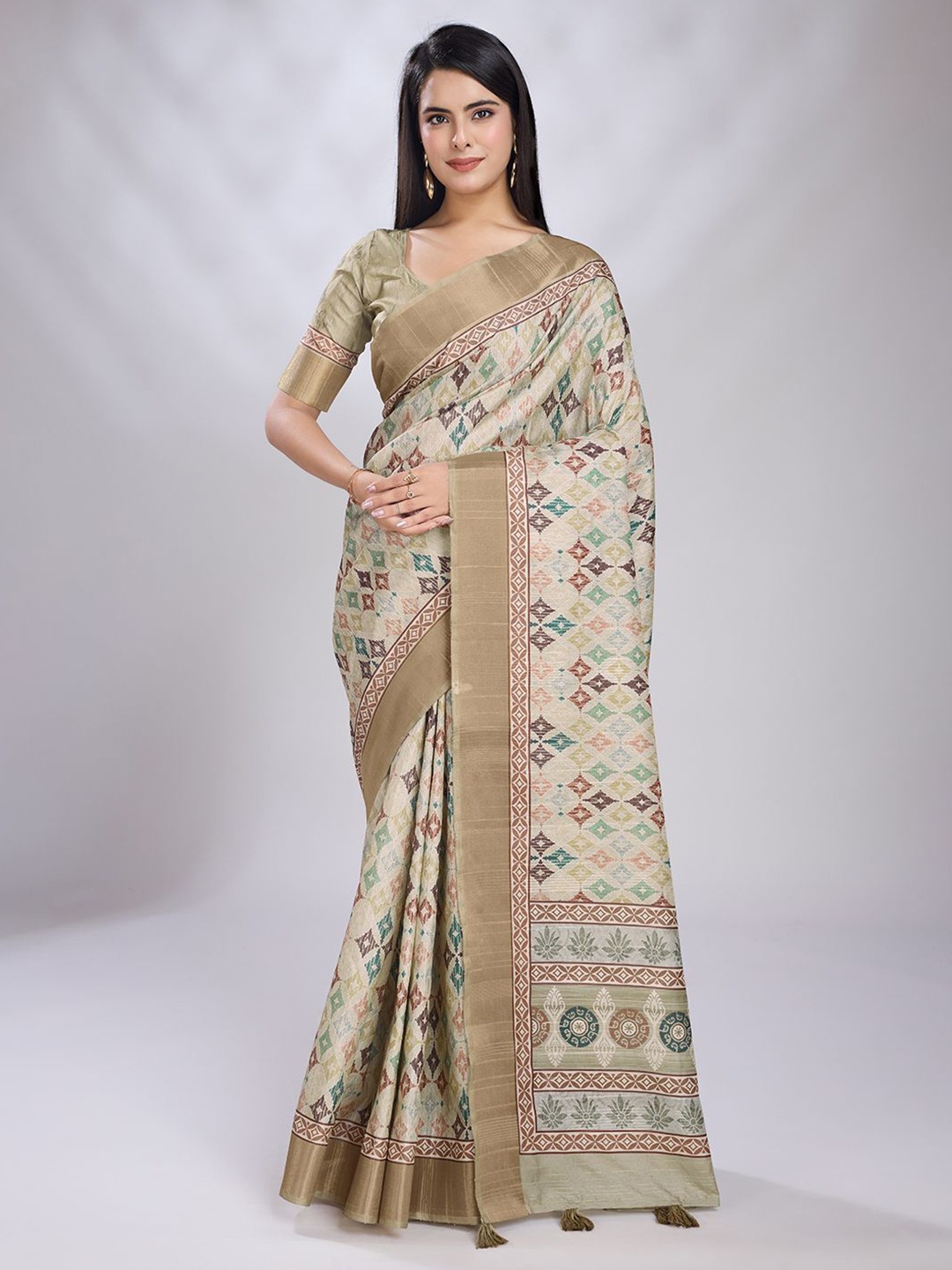 

KALINI Geometric Printed Zari Saree, Cream