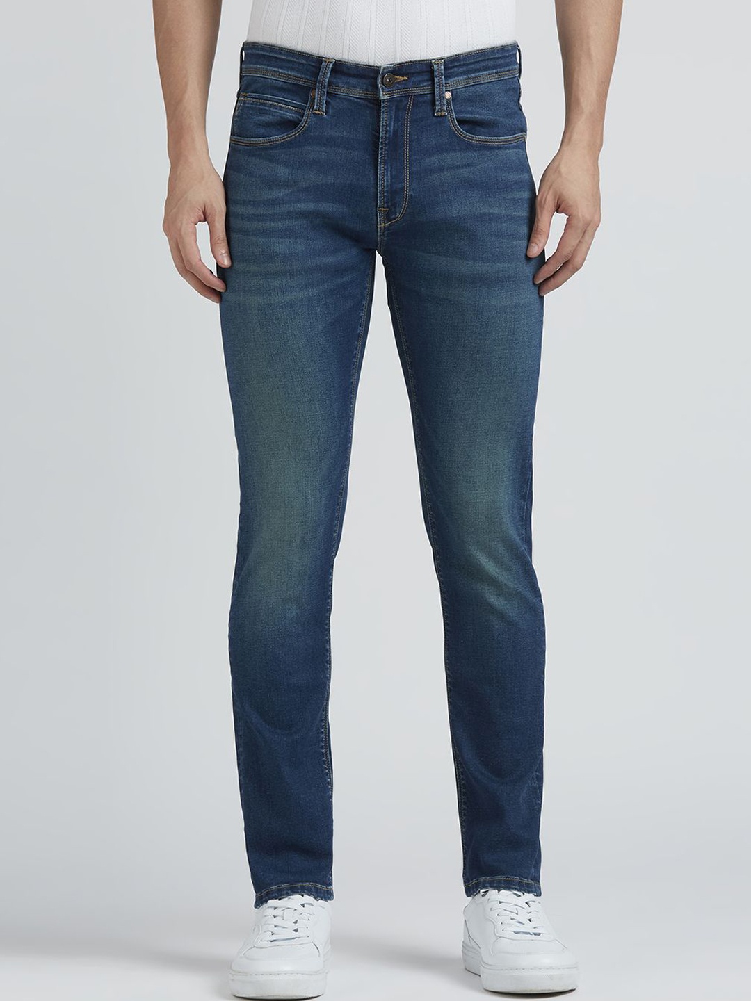 

Pepe Jeans Men Slim Fit Low-Rise Light Fade Jeans, Blue