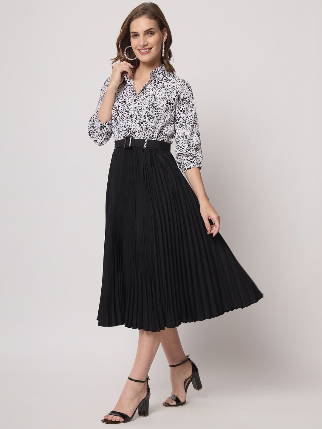 

Krunal Raiyani Women Floral Printed Fit & Flare Dress, Black