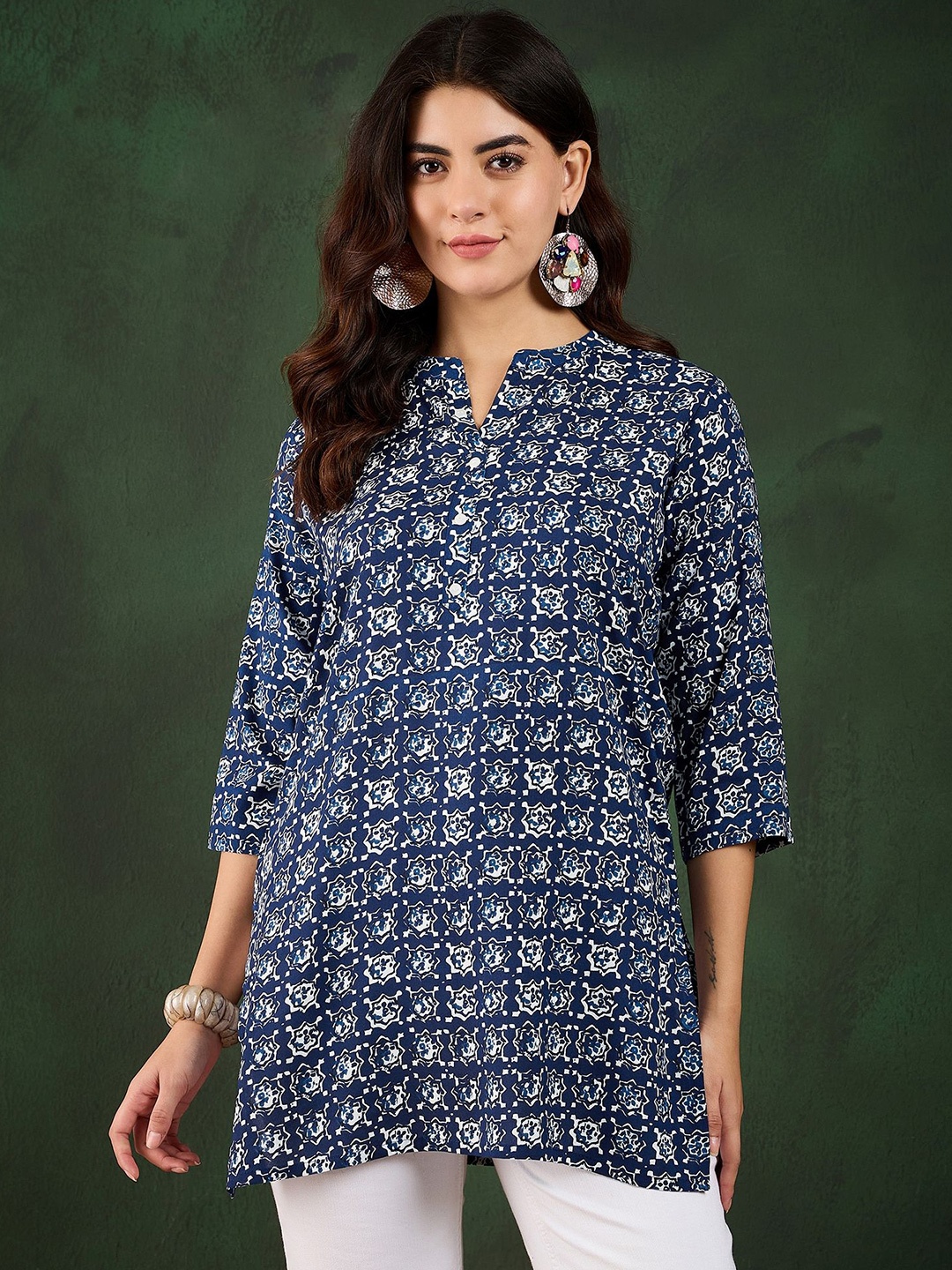 

Sangria Women Printed Mandarin Collar Three Quarter Sleeve Tunic, Blue