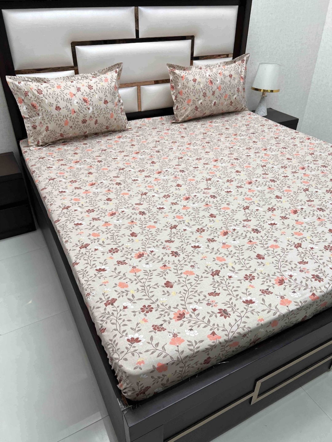 

Pure Decor Grey & Brown Floral Pure Cotton 350 TC King Bedsheet Set 2.75 m x 3.05 m